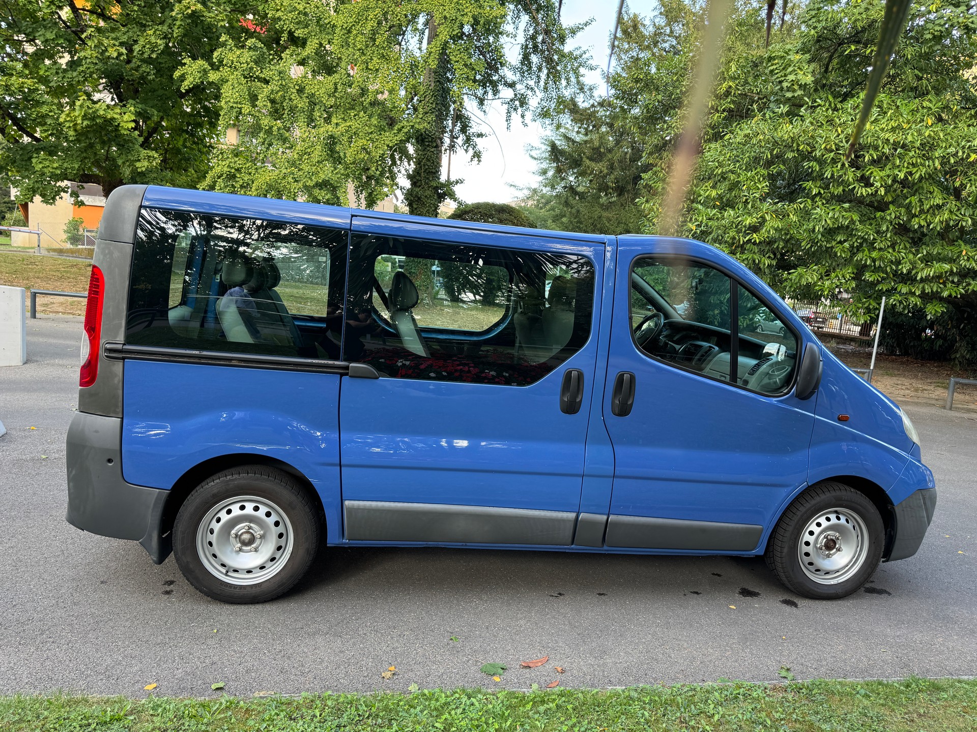 OPEL Vivaro 2.5 CDTI 2.7t L1H1-image-2
