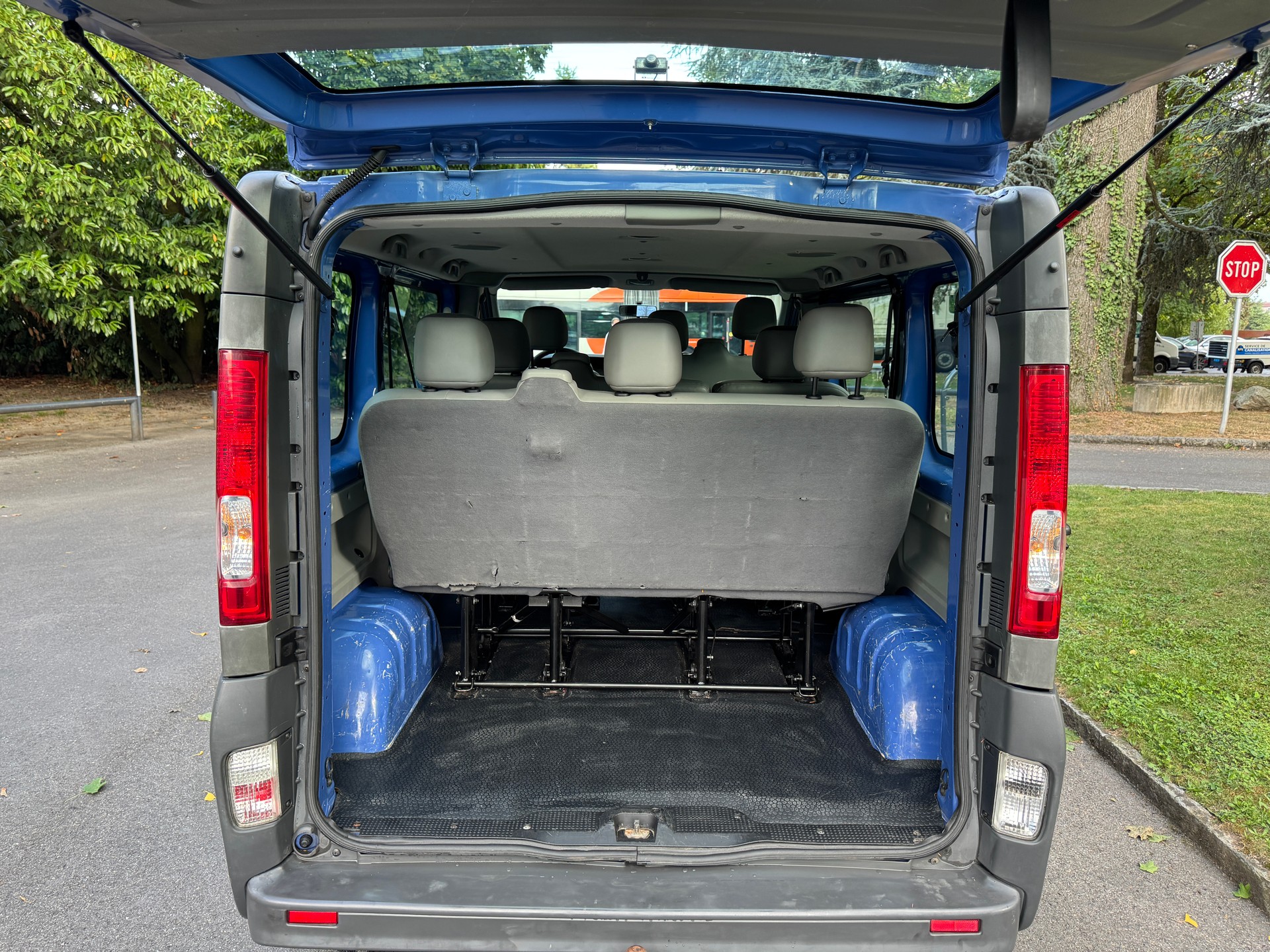 OPEL Vivaro 2.5 CDTI 2.7t L1H1-image-14