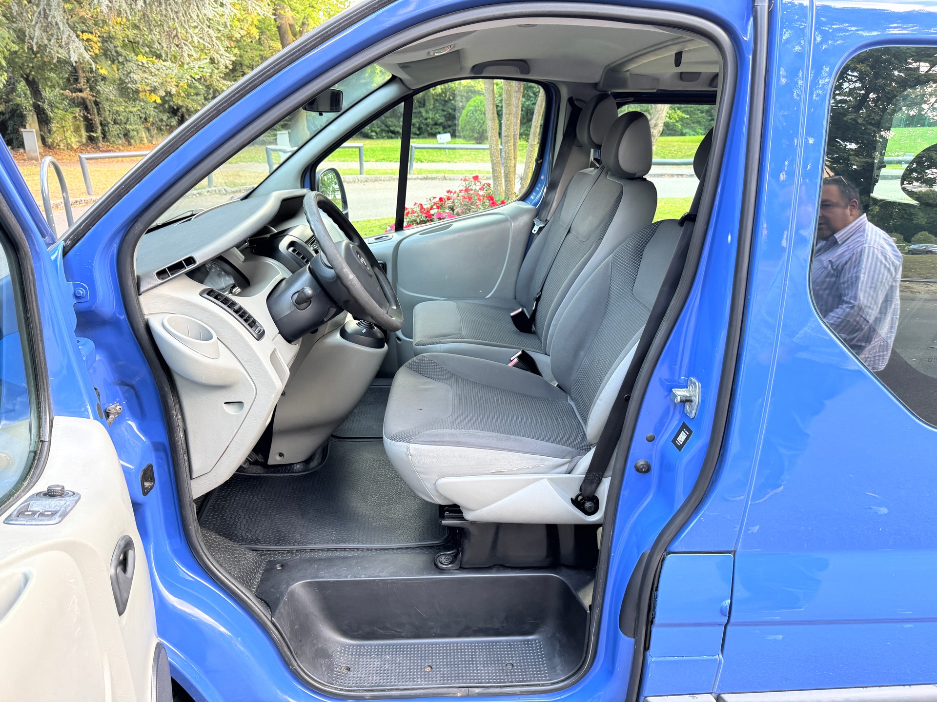 OPEL Vivaro 2.5 CDTI 2.7t L1H1-image-9