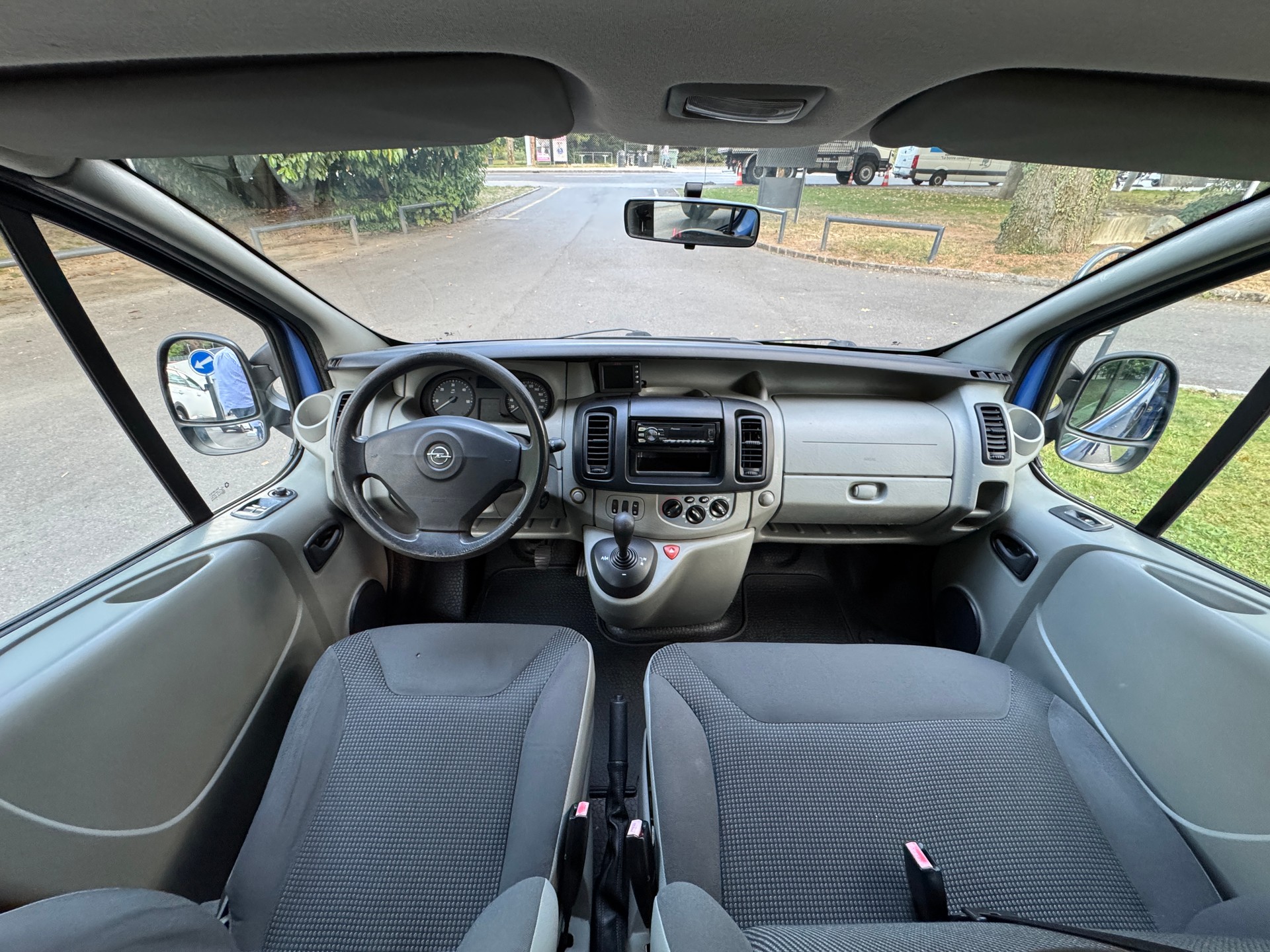OPEL Vivaro 2.5 CDTI 2.7t L1H1-image-13