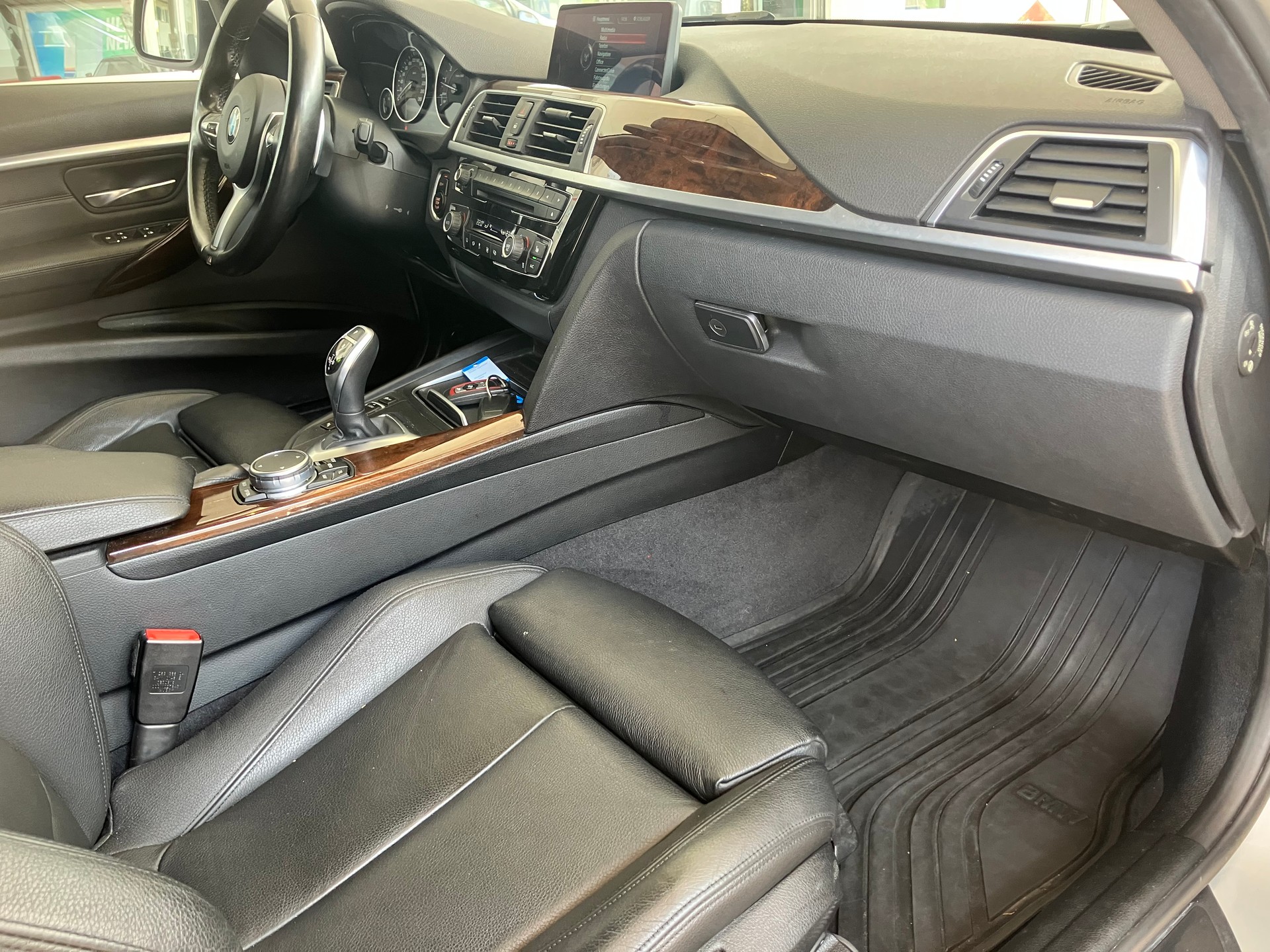 BMW 340i xDrive Sport Line Steptronic-image-6