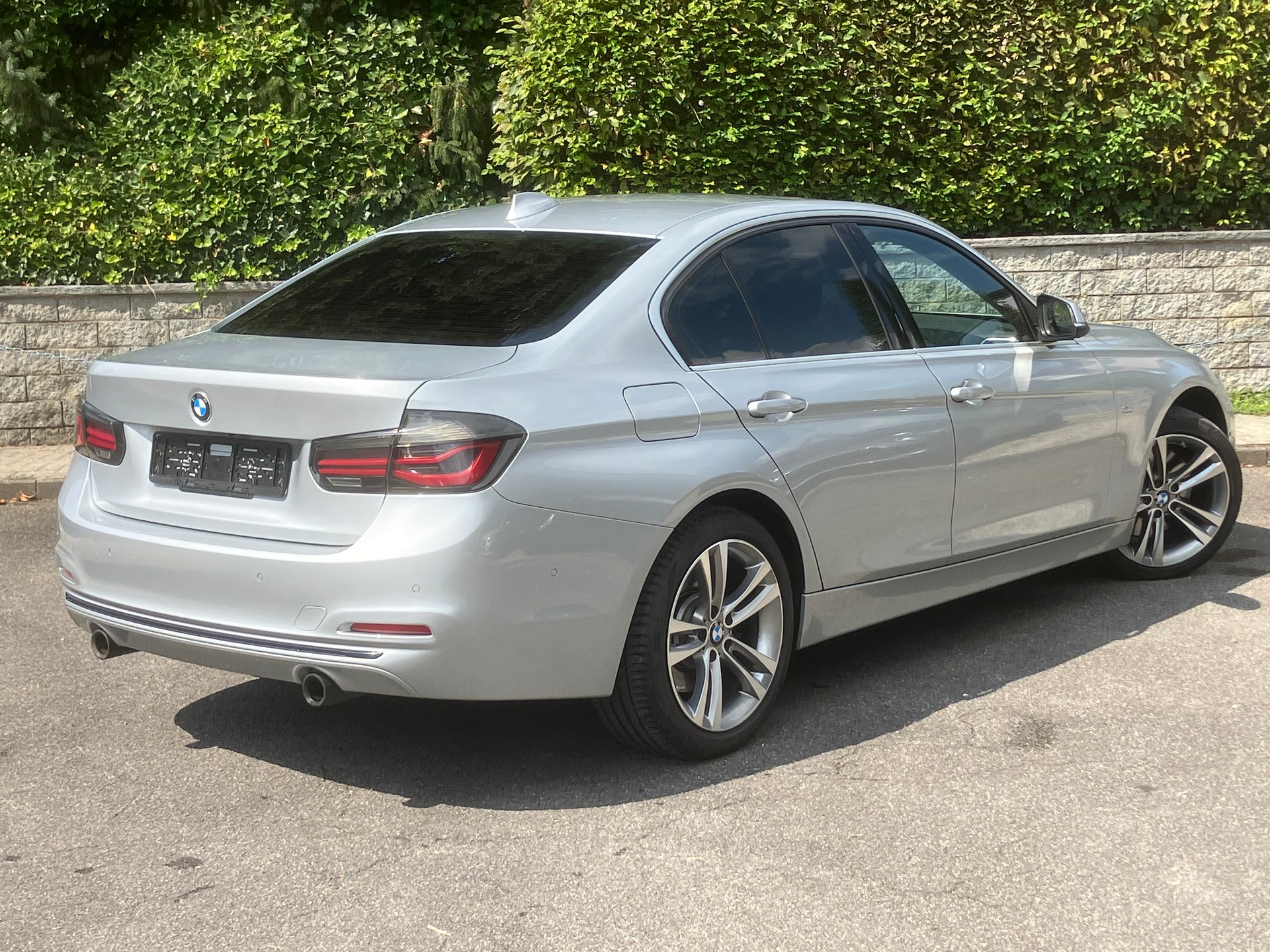 BMW 340i xDrive Sport Line Steptronic-image-2