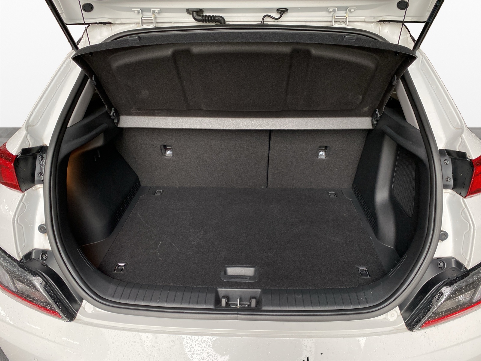 HYUNDAI Kona Electric Amplia-image-15