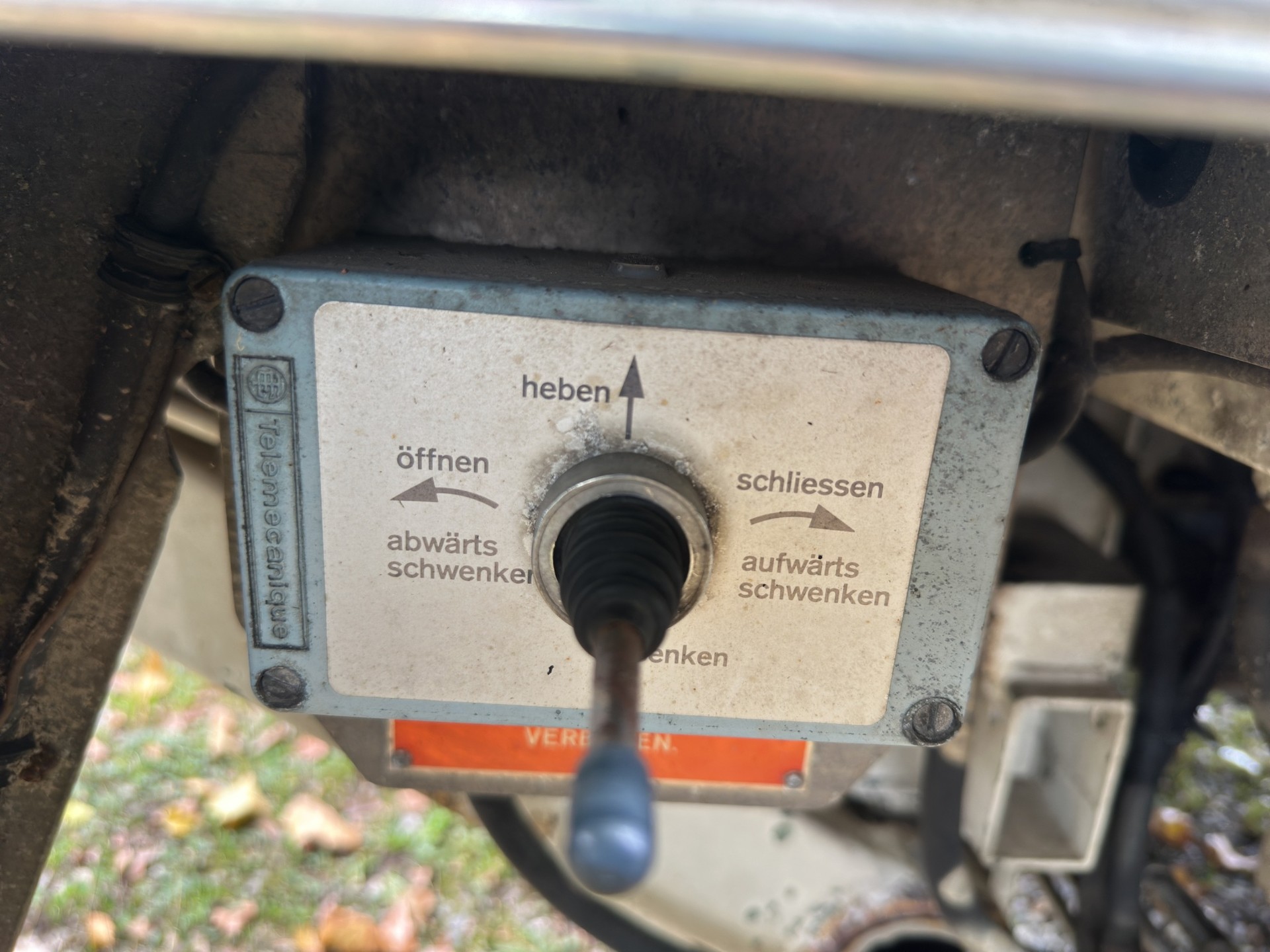 VW LT 35 2.4 Hebebühne-image-9