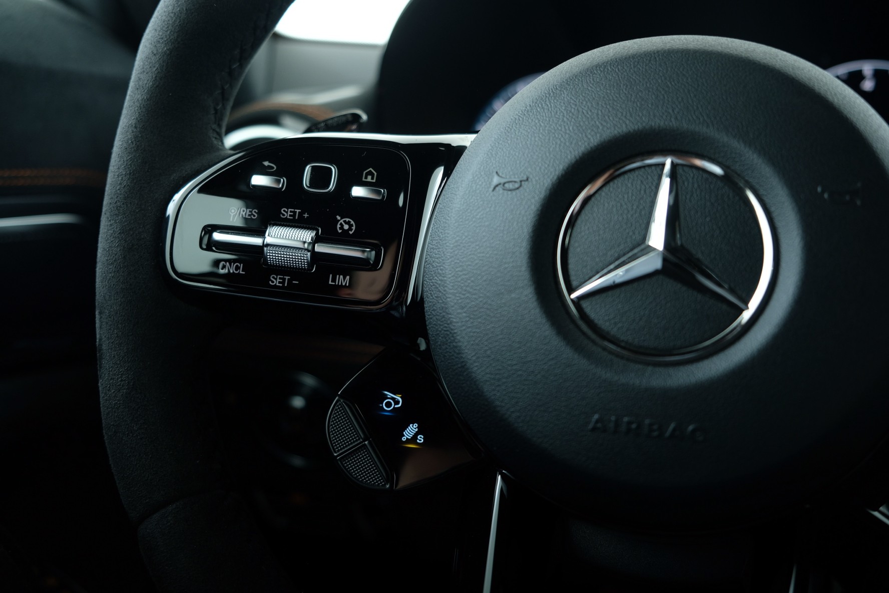 MERCEDES-BENZ AMG GT Speedshift DCT-image-17