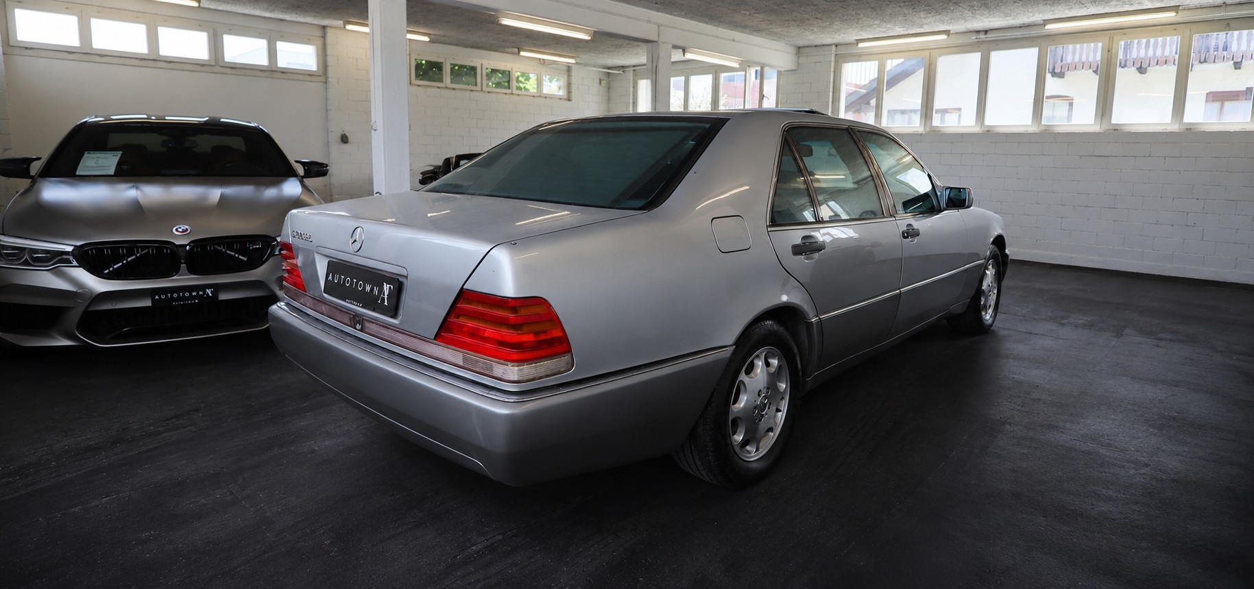 MERCEDES-BENZ 500SEL-showroom-element-1