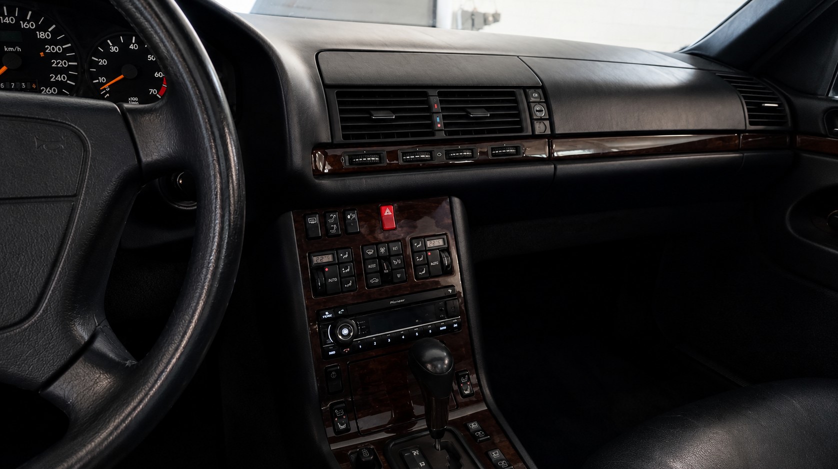 MERCEDES-BENZ 500SEL-image-8