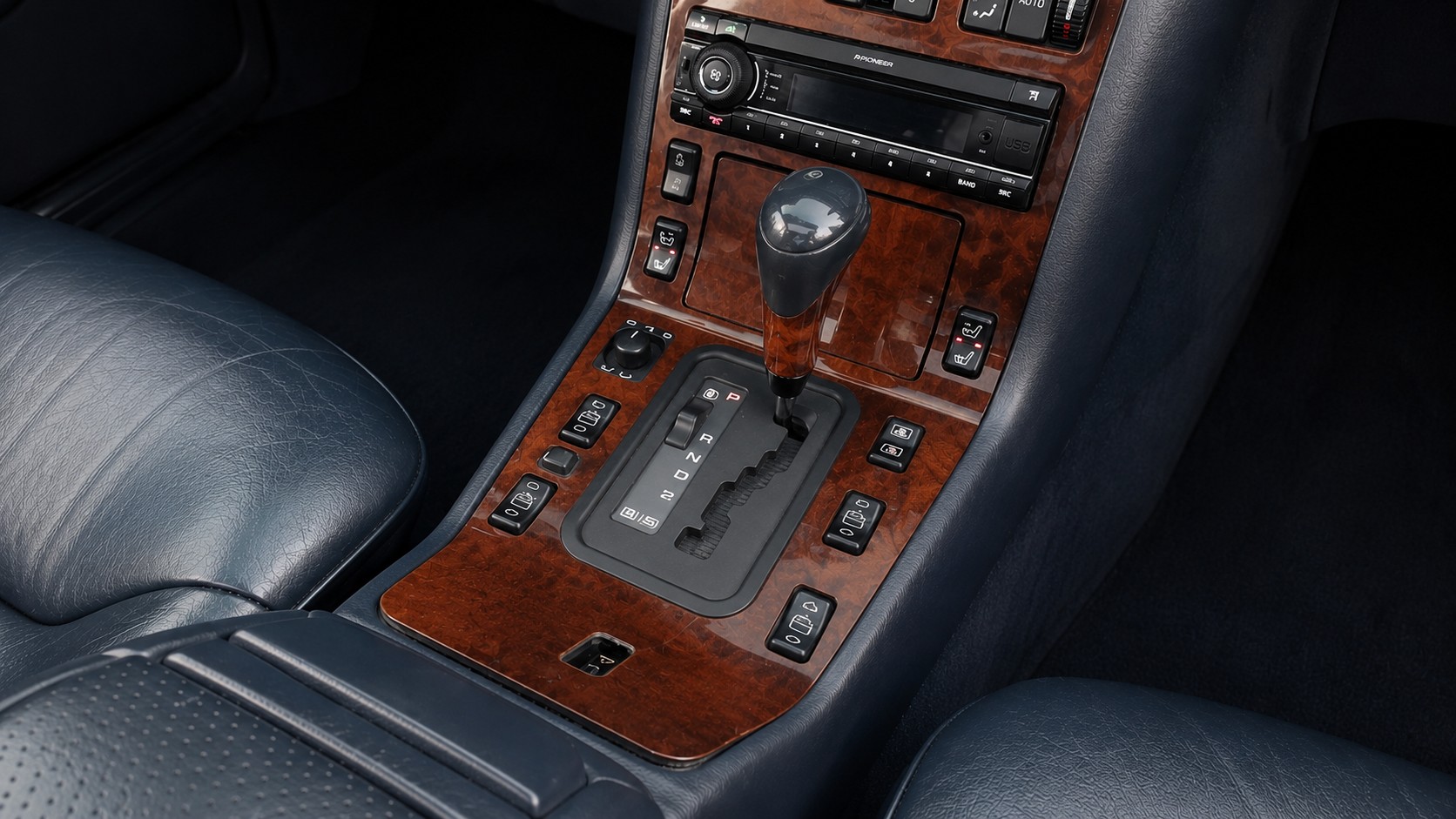 MERCEDES-BENZ 500SEL-image-13