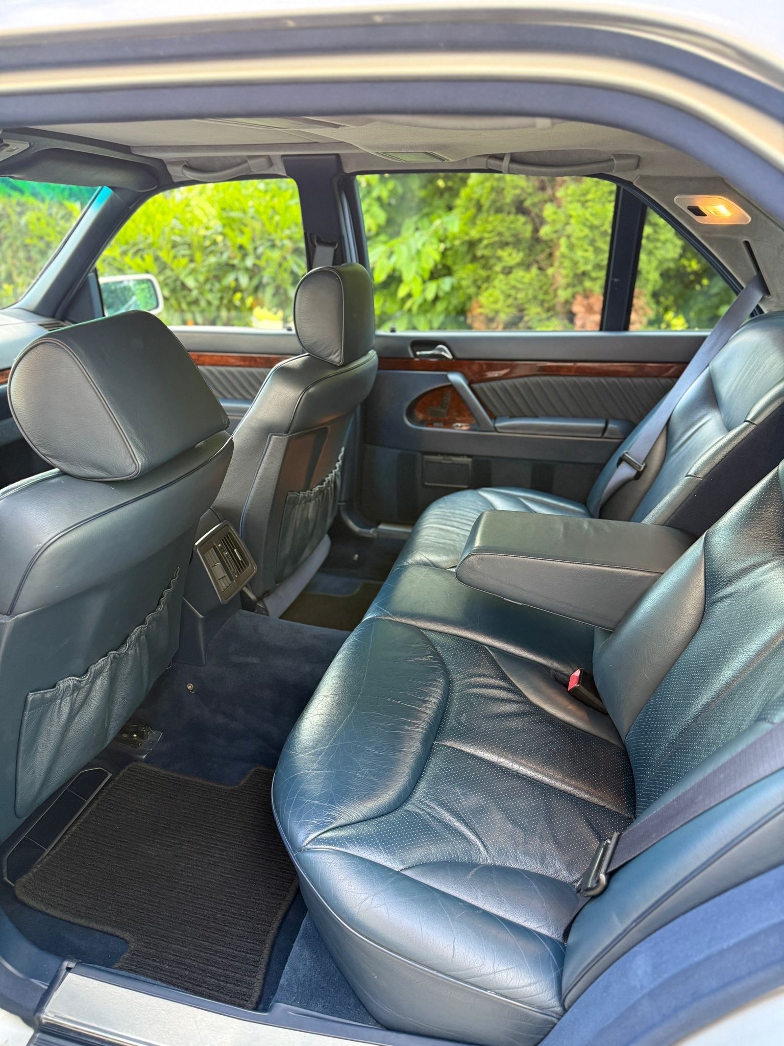 MERCEDES-BENZ 500SEL-showroom-element-3