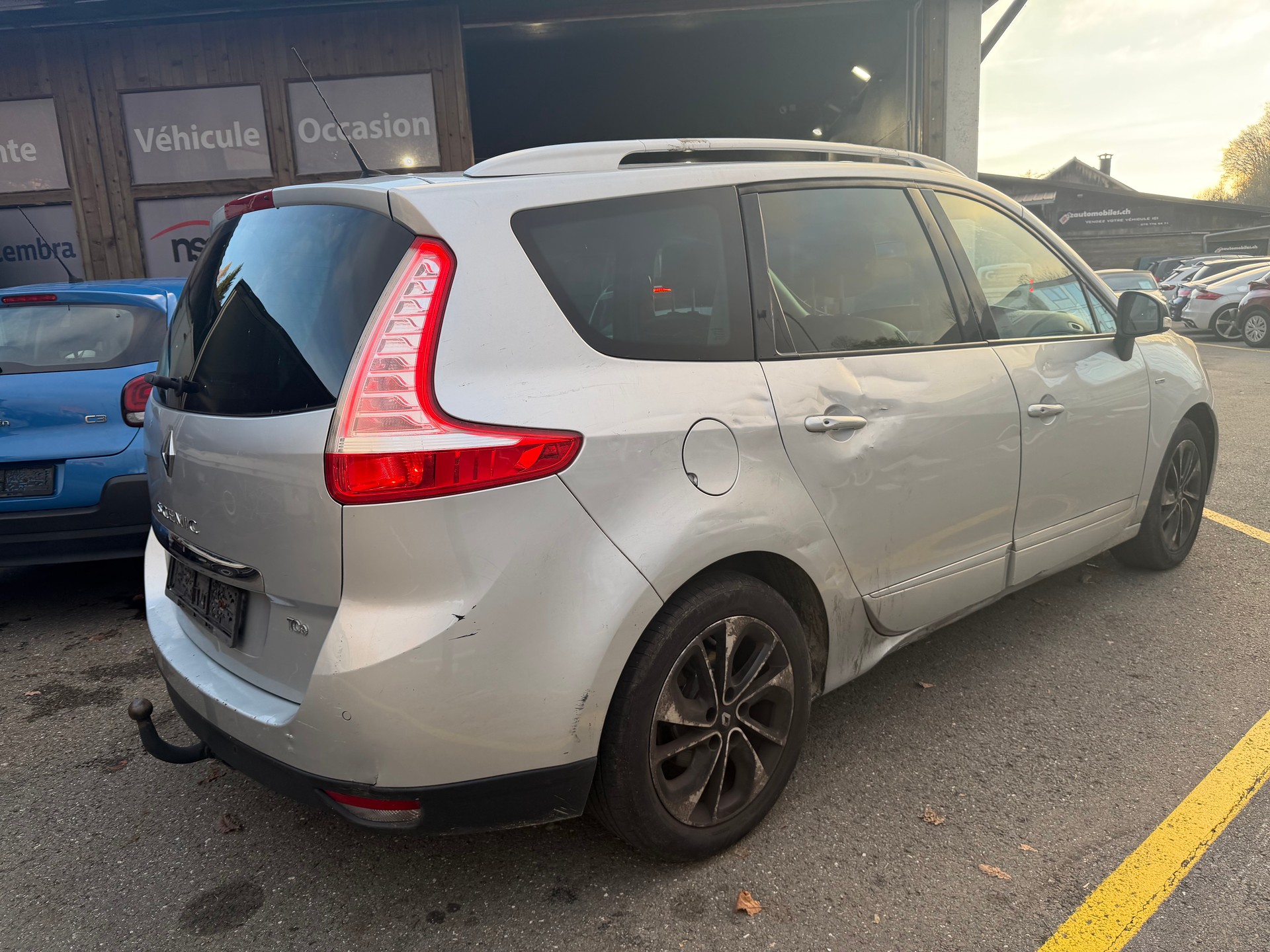 RENAULT Grand Scénic 1.2 16V Turbo Limited-image-2