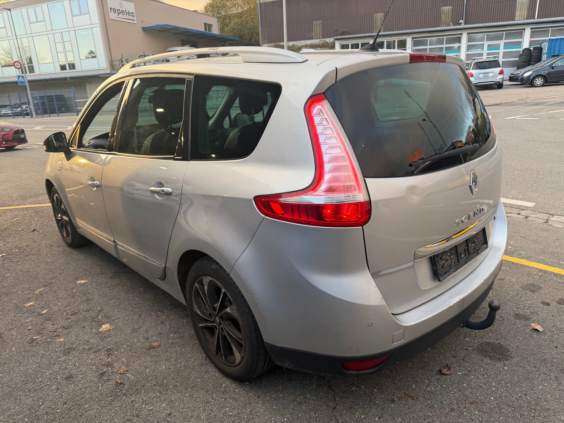 RENAULT Grand Scénic 1.2 16V Turbo Limited-image-4
