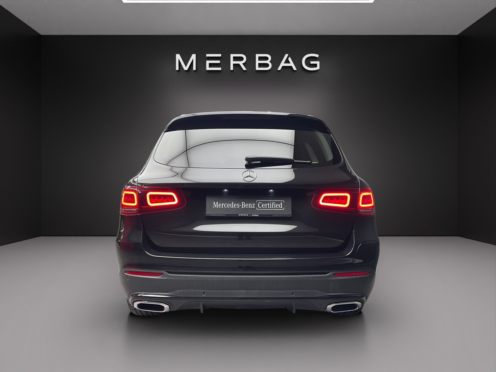 MERCEDES-BENZ GLC 300 e AMG Line 4Matic-image-4