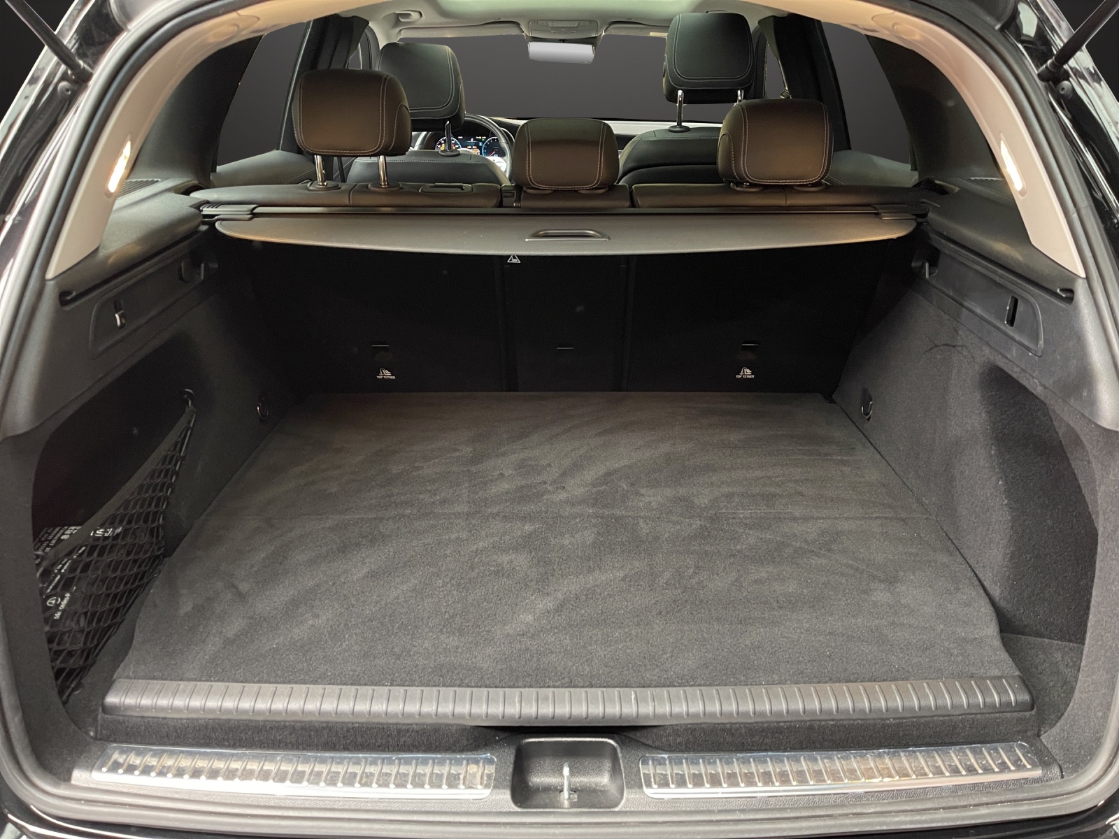 MERCEDES-BENZ GLC 300 e AMG Line 4Matic-image-10