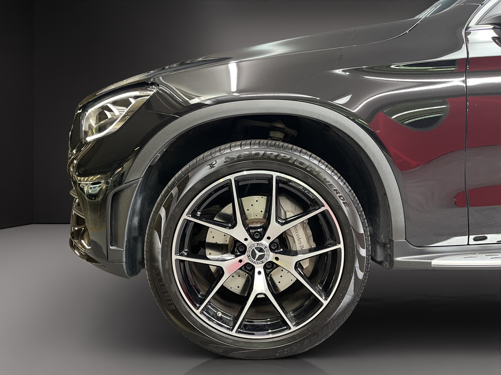 MERCEDES-BENZ GLC 300 e AMG Line 4Matic-image-5