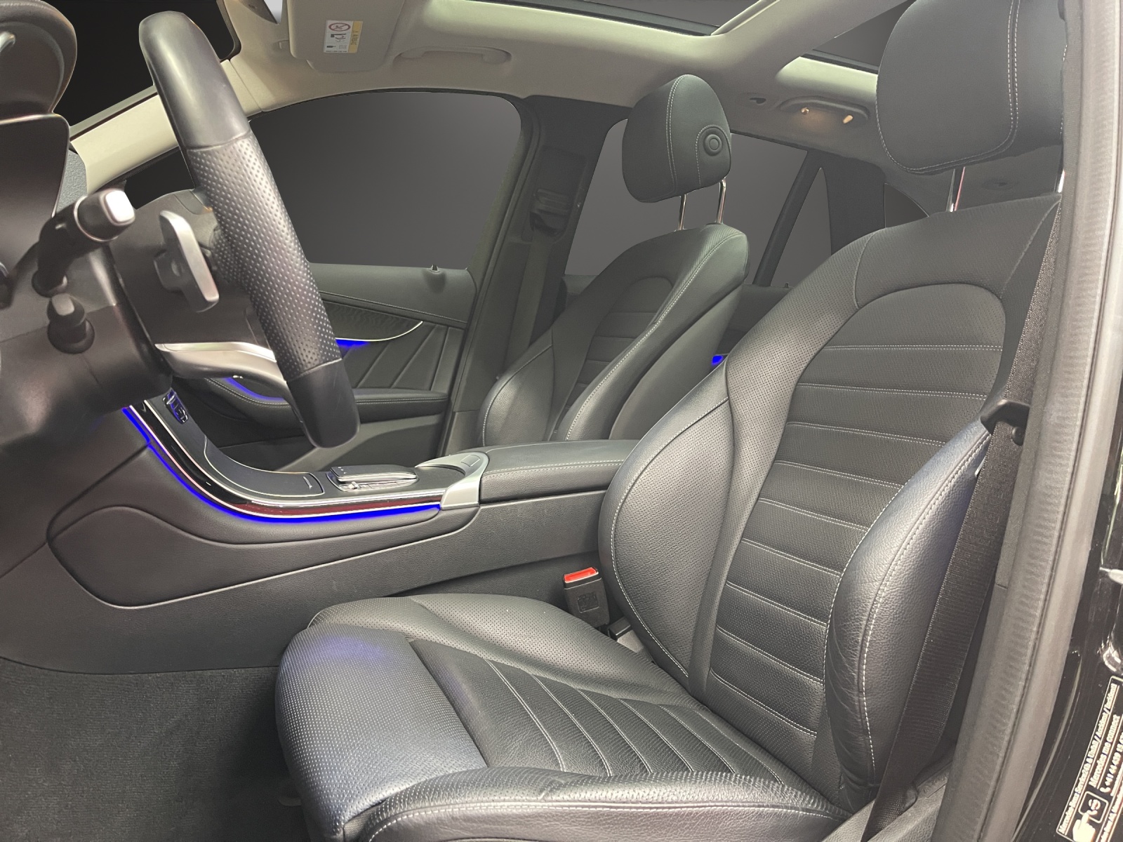 MERCEDES-BENZ GLC 300 e AMG Line 4Matic-image-8