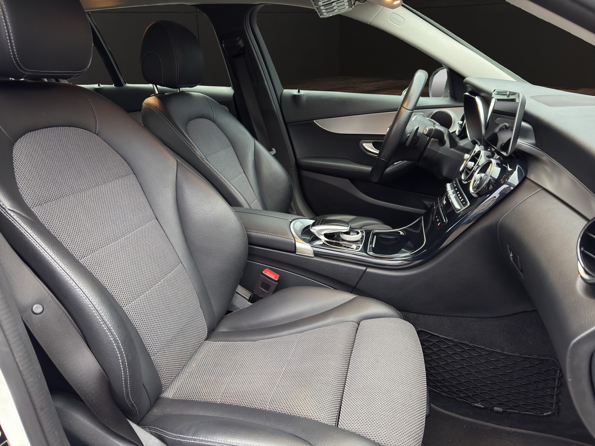 MERCEDES-BENZ C 220 d Avantgarde 4Matic 9G-Tronic**Sommer & Winter Reifen**-image-13