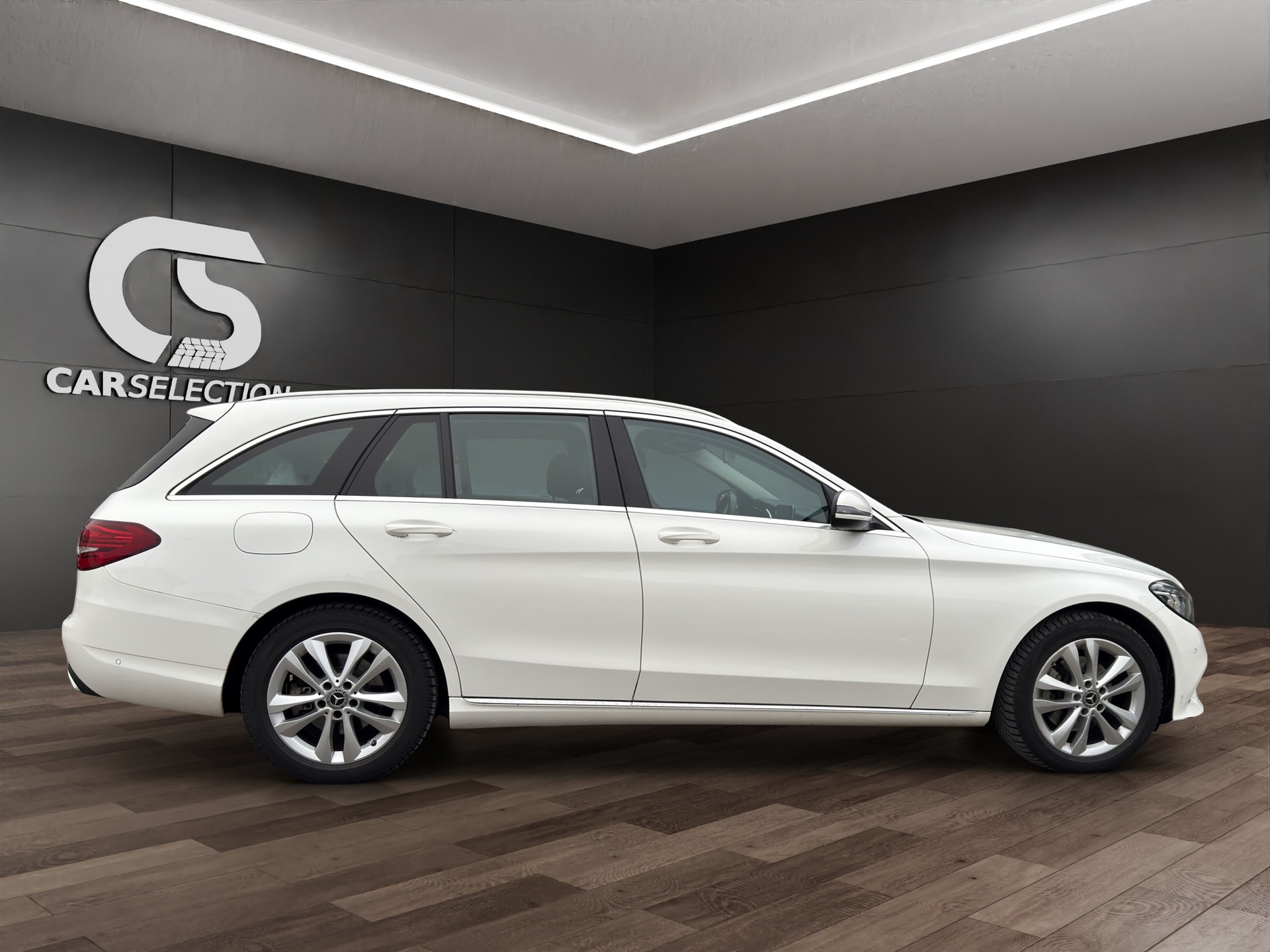MERCEDES-BENZ C 220 d Avantgarde 4Matic 9G-Tronic**Sommer & Winter Reifen**-image-4