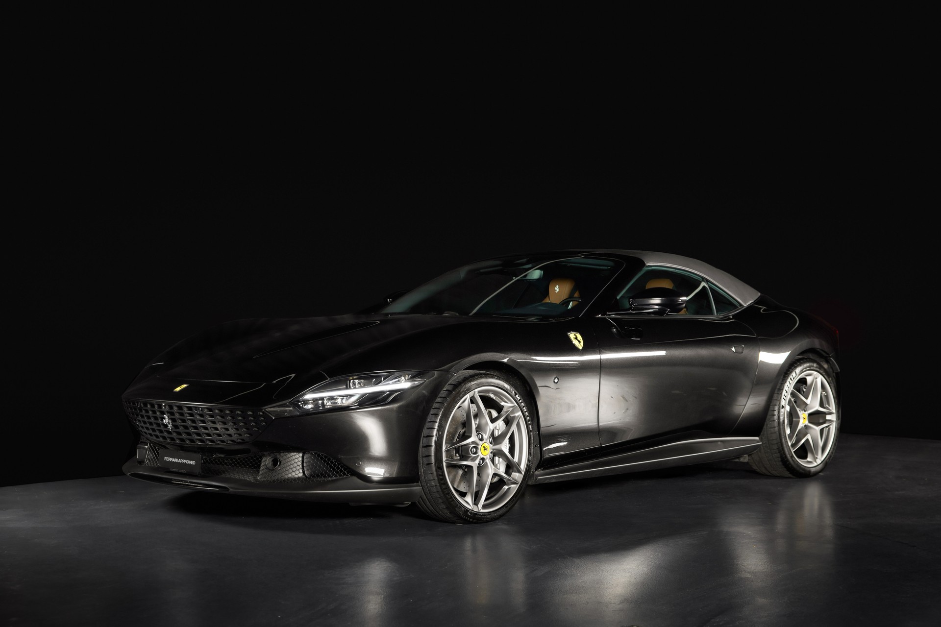 FERRARI Roma Spider 3.9 V8 T Nero Daytona-showroom-element-1