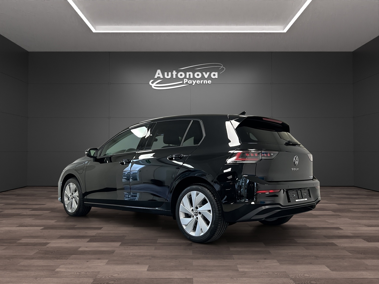 VW Golf 1.5 TSI PHEV Life-image-3