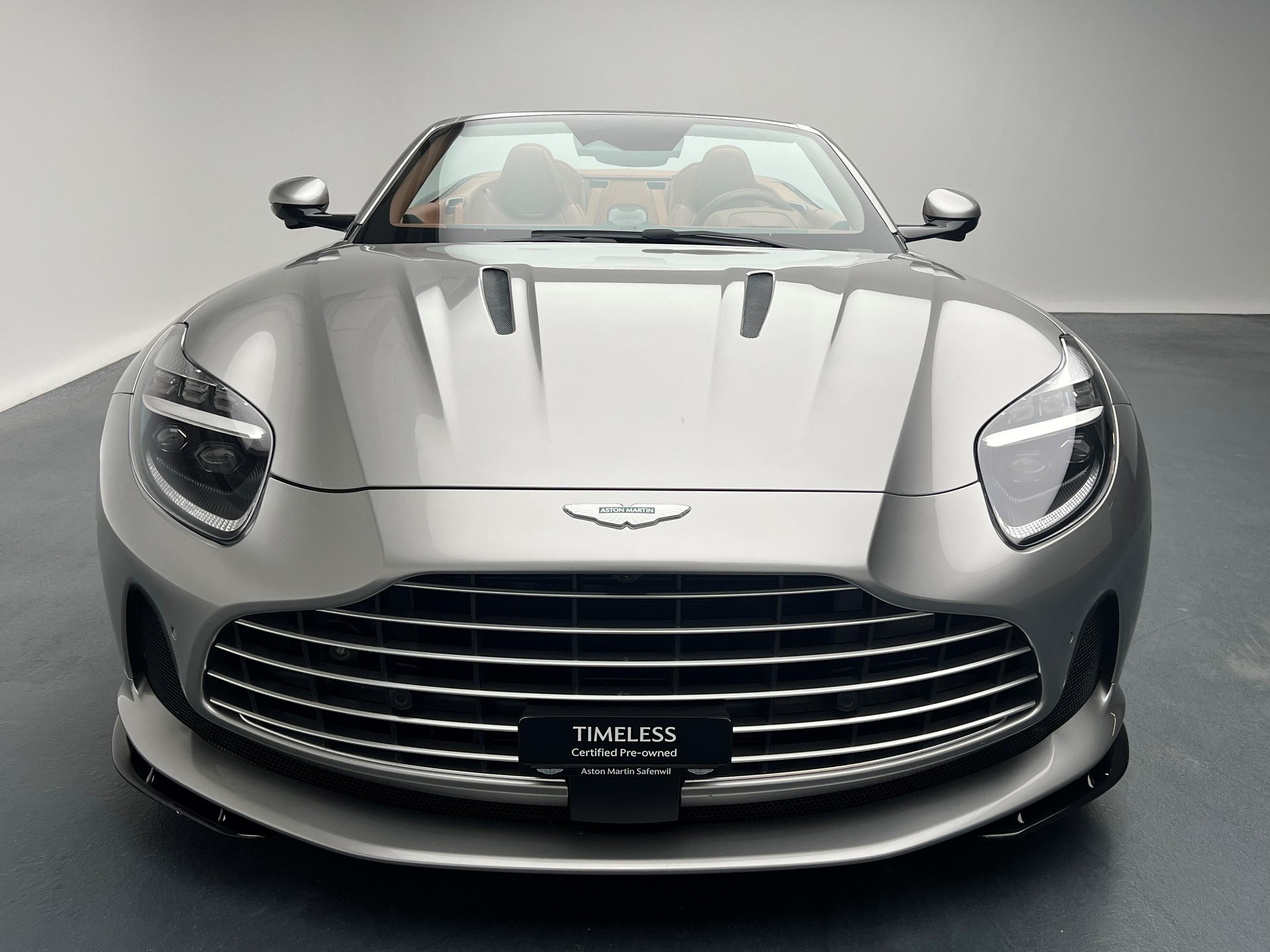 ASTON MARTIN DB12 Volante 4.0 V8 Bi-Turbo-image-18