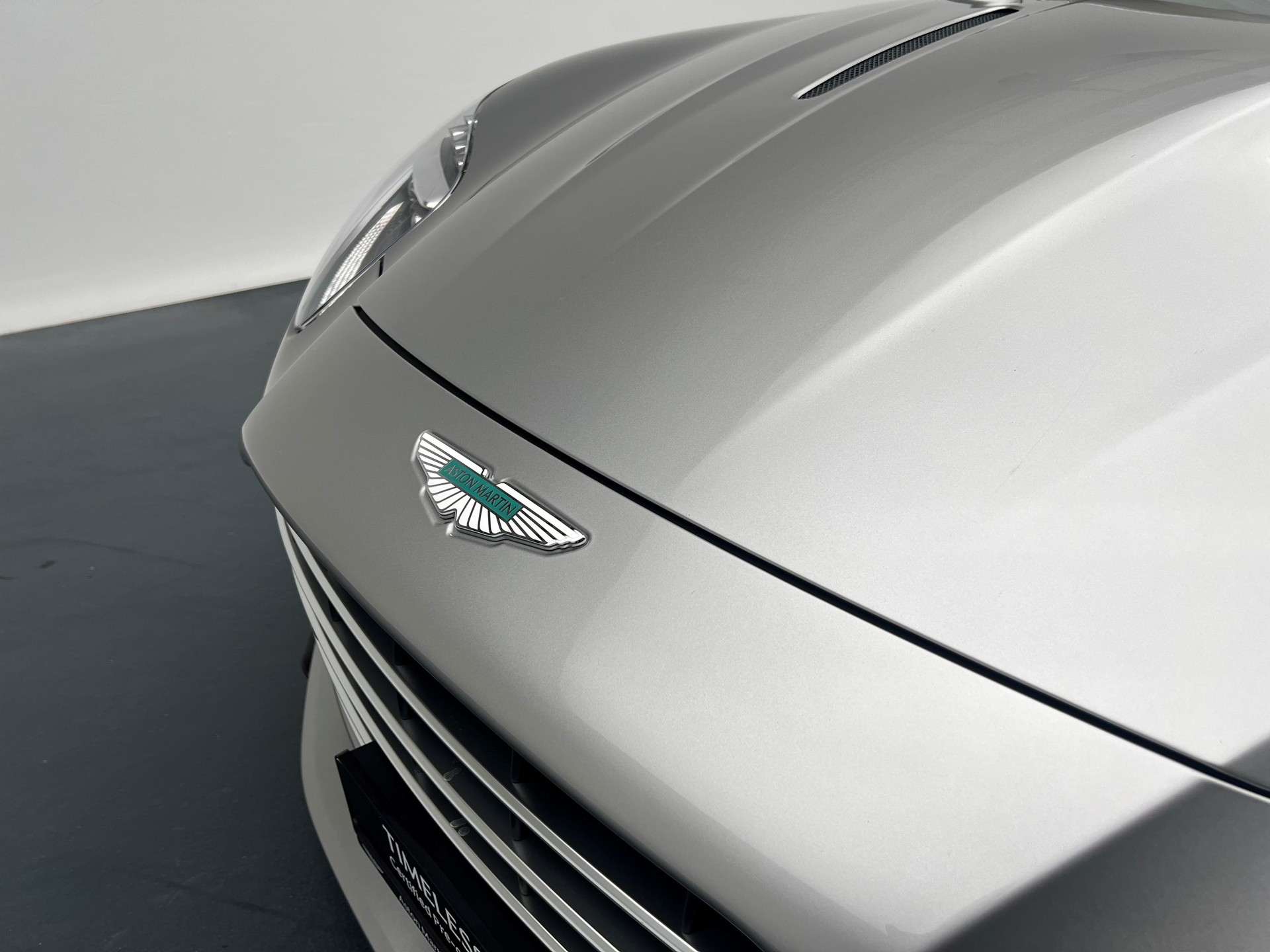 ASTON MARTIN DB12 Volante 4.0 V8 Bi-Turbo-image-17