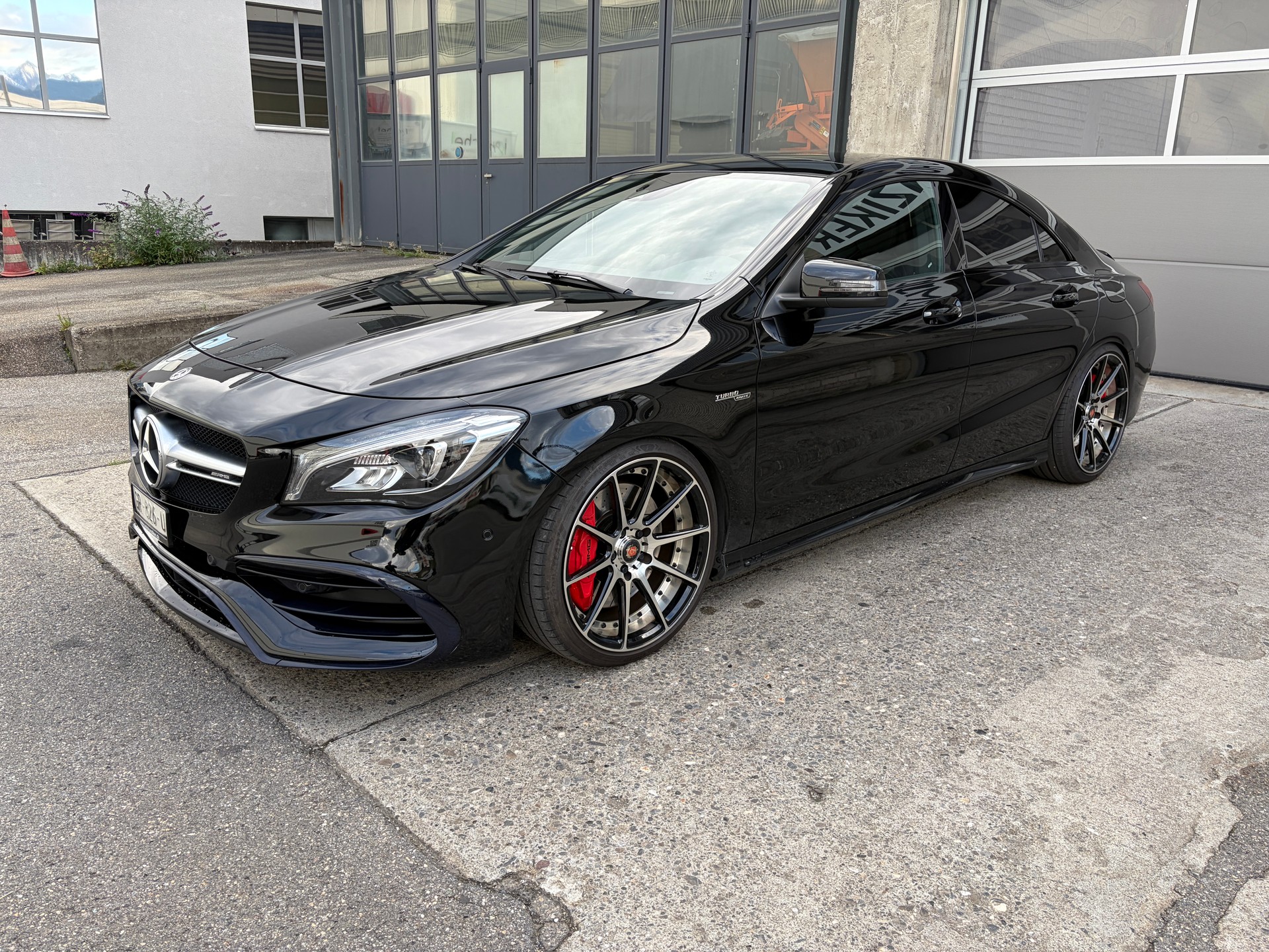 MERCEDES-BENZ CLA 45 AMG 4Matic Speedshift-image-2