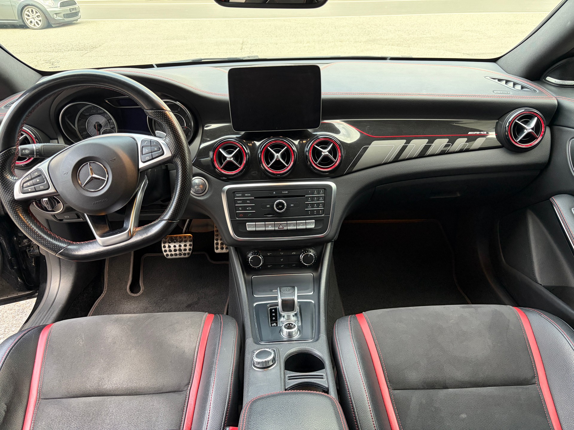 MERCEDES-BENZ CLA 45 AMG 4Matic Speedshift-image-7