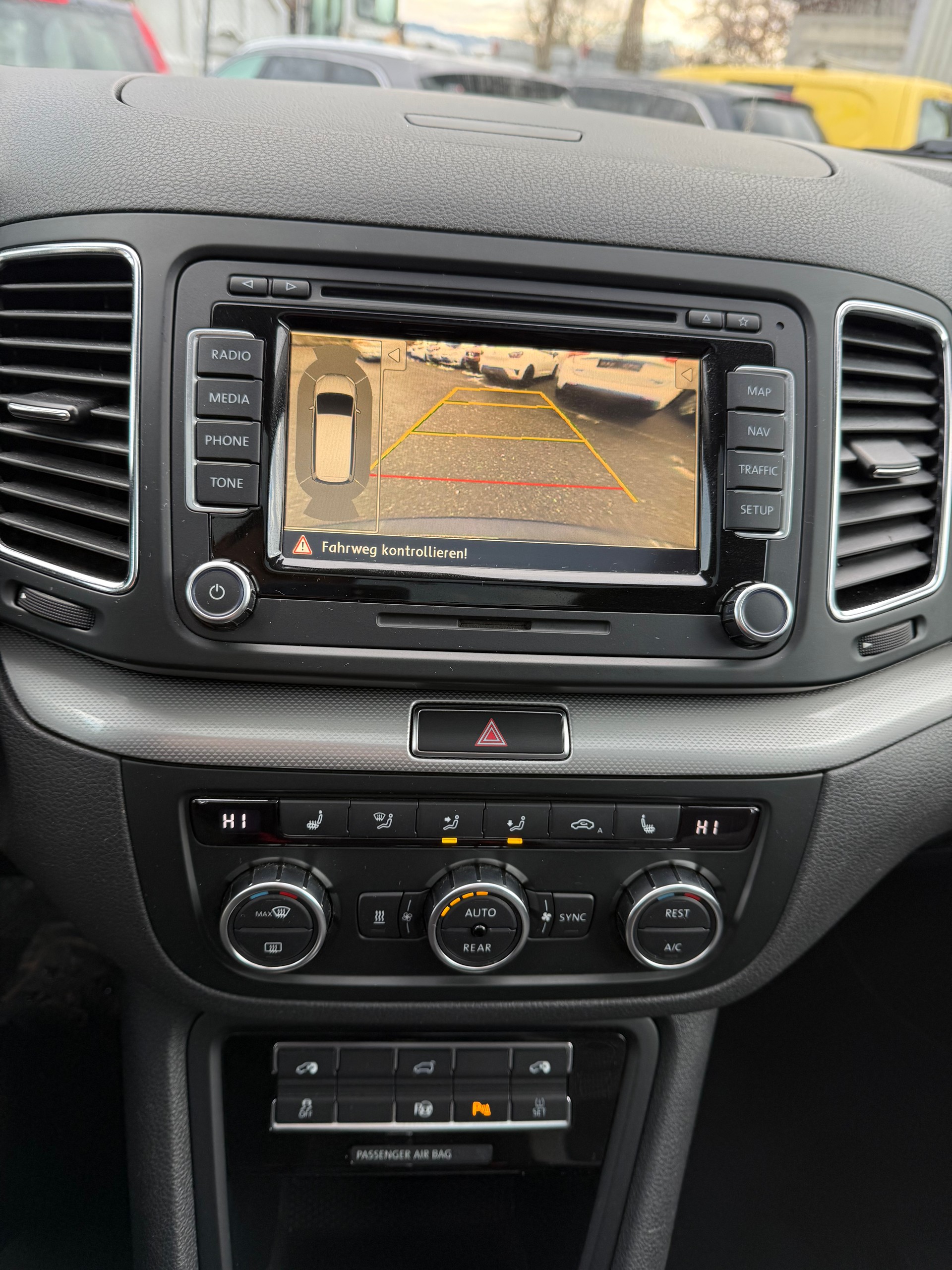 VW Sharan 2.0 TSI Highline DSG-image-16