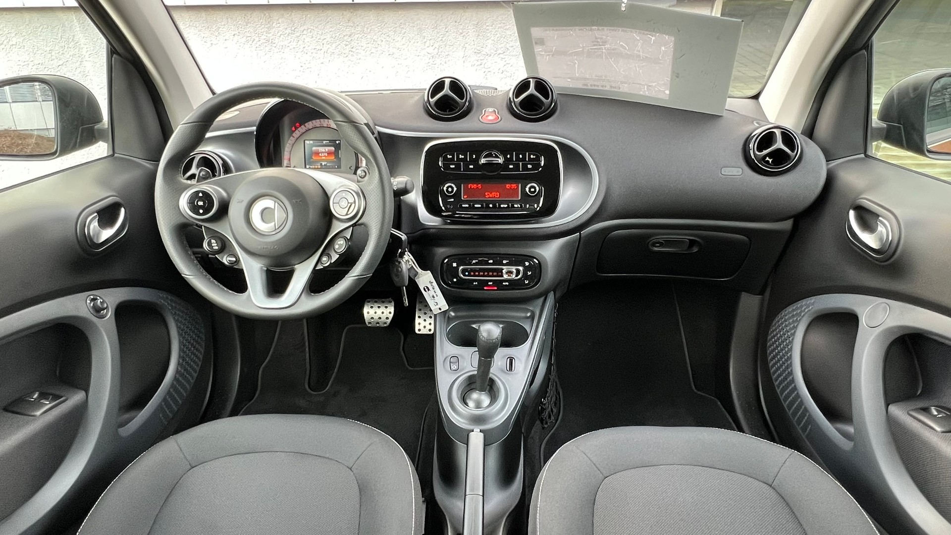 SMART FORTWO PASSION BLACK TWINMATIC l 71 PS-image-23