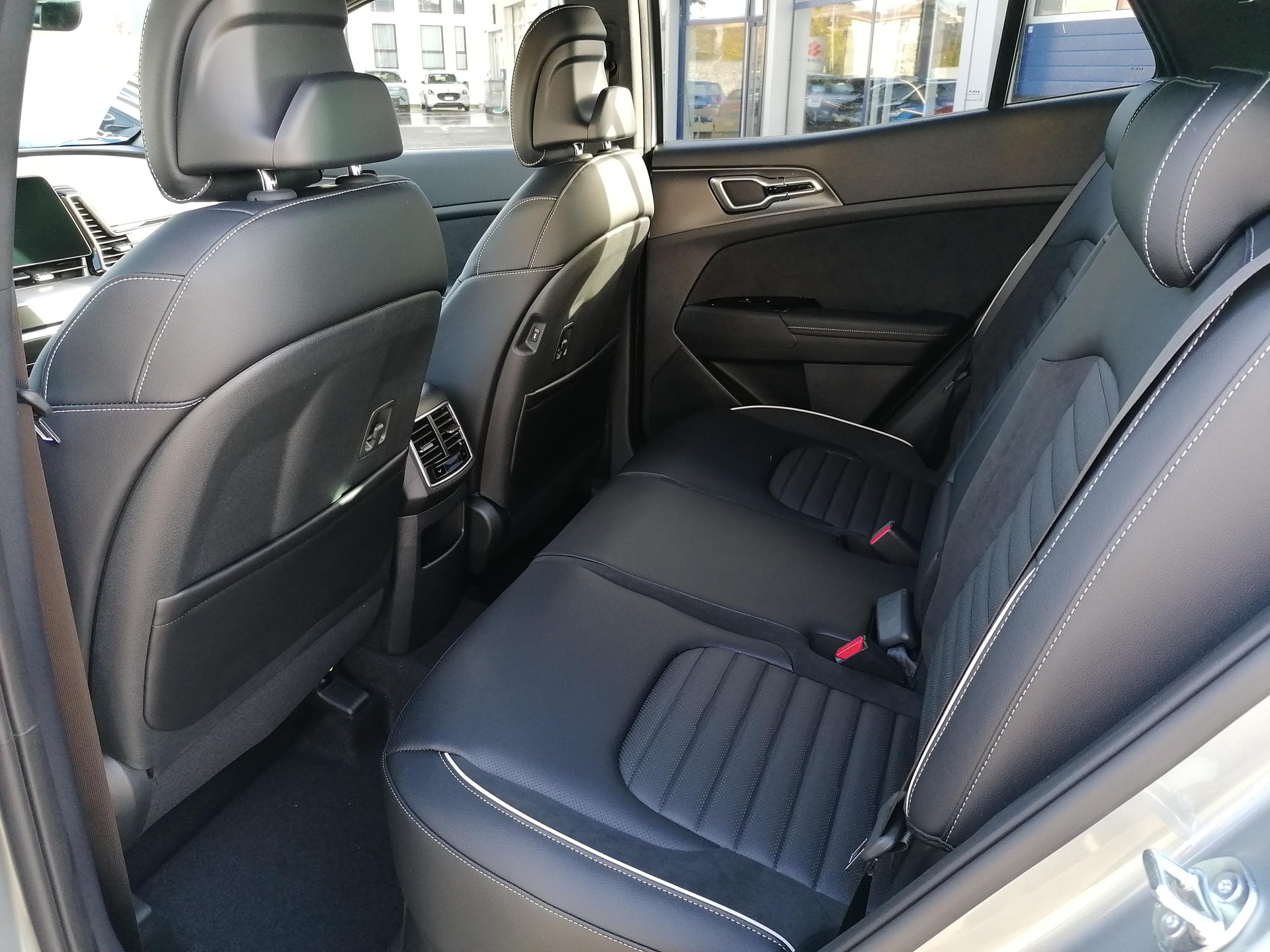 KIA Sportage 1.6 T-GDi Hybrid GT-Line-image-7