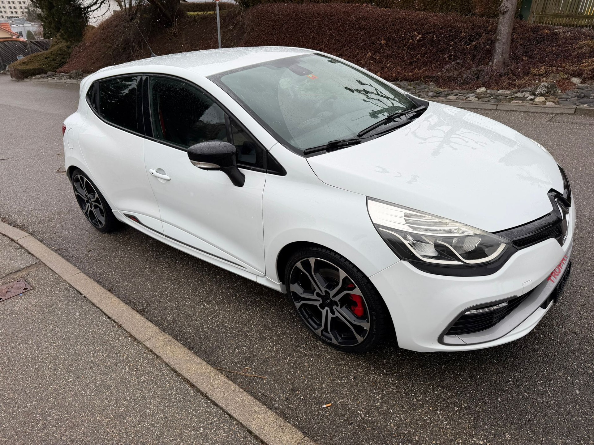 RENAULT Clio 1.6 T RS 220 Trophy EDC-image-1