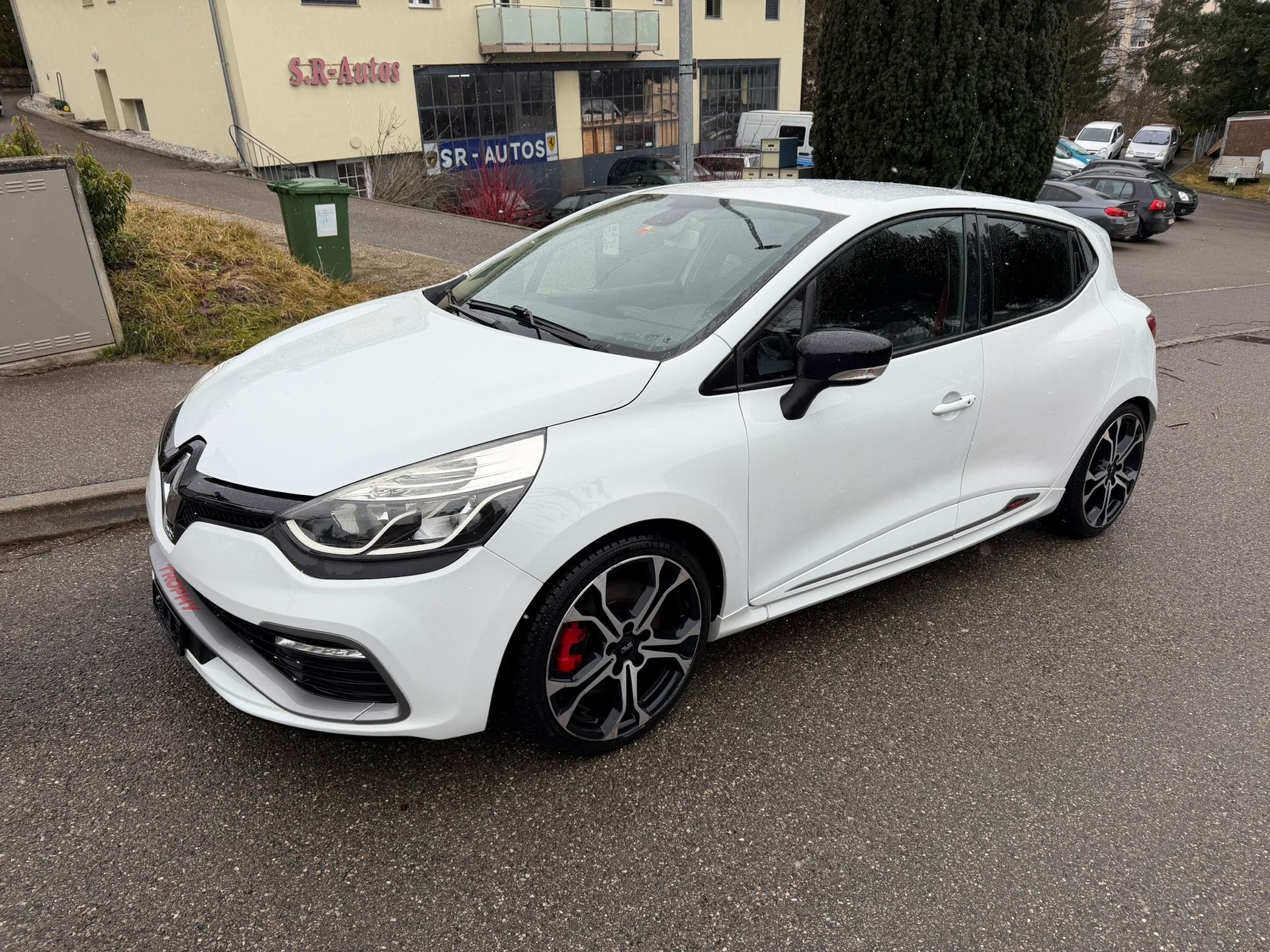 RENAULT Clio 1.6 T RS 220 Trophy EDC-image-2