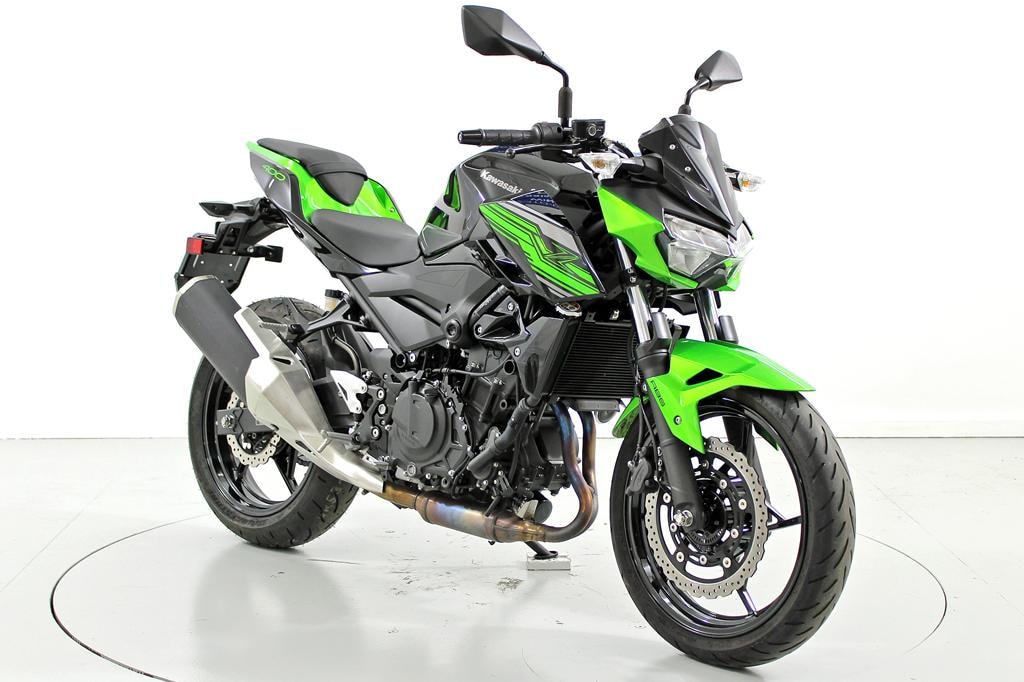KAWASAKI Z 400 ABS-showroom-element-1