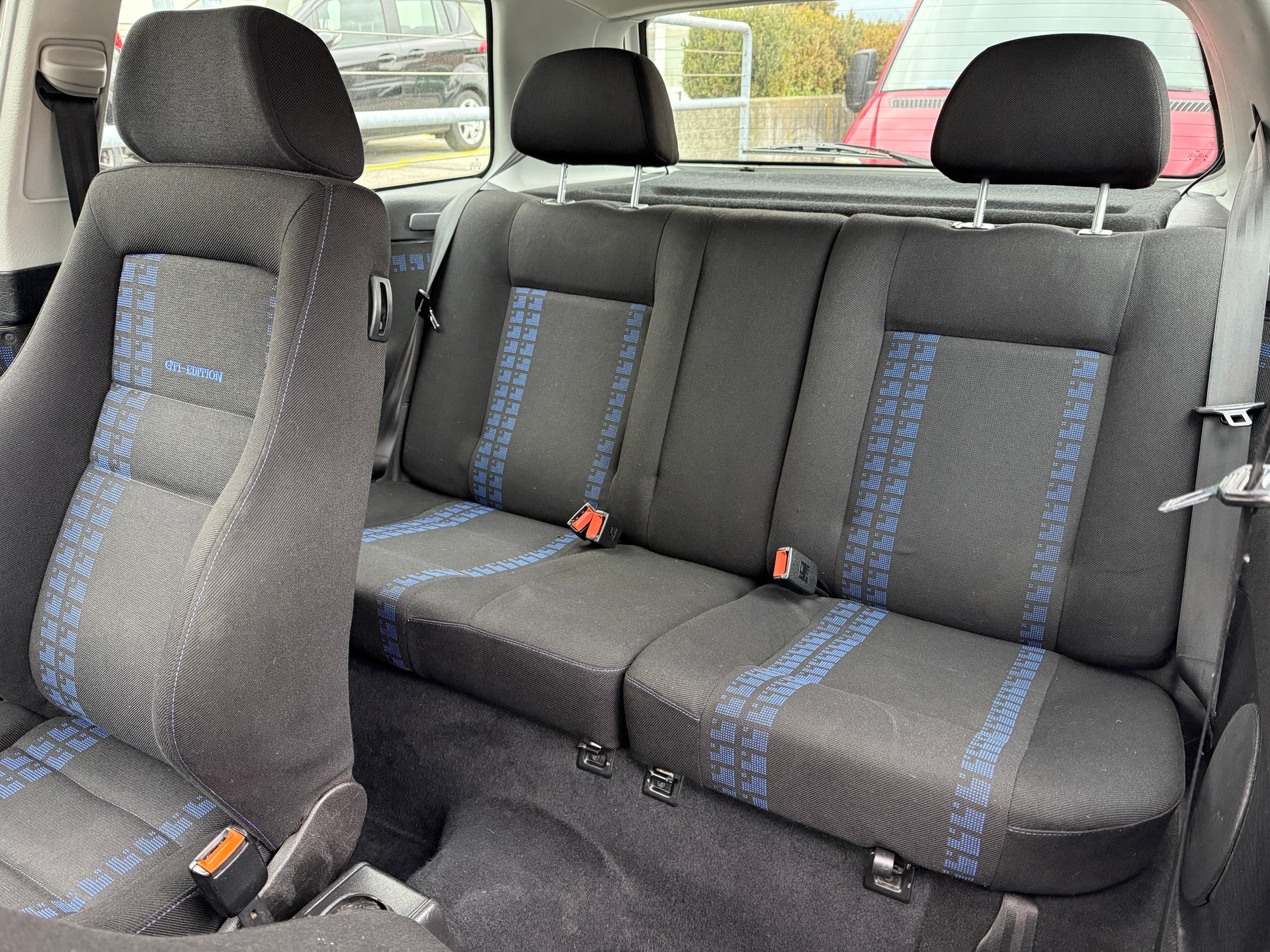 VW Golf 2000 GTI Edition-image-17