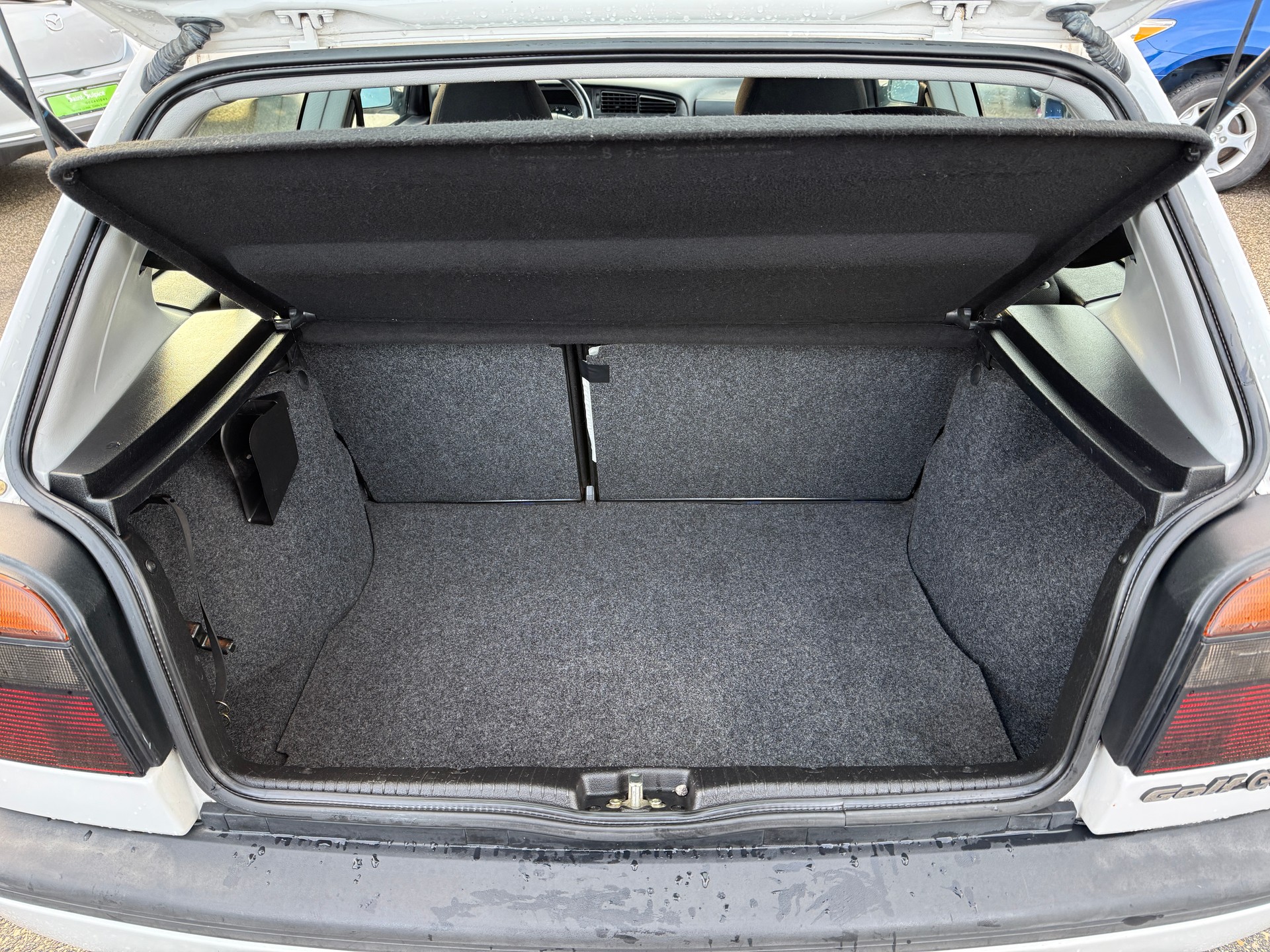 VW Golf 2000 GTI Edition-image-21