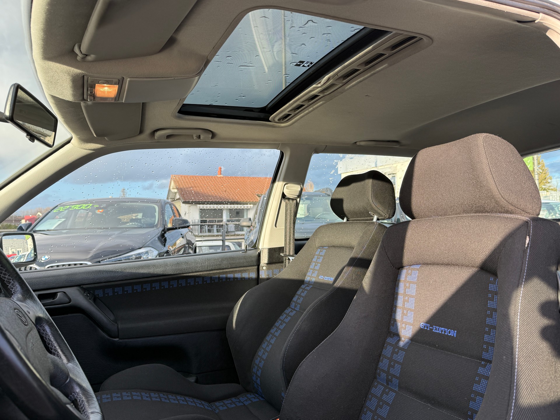 VW Golf 2000 GTI Edition-image-10