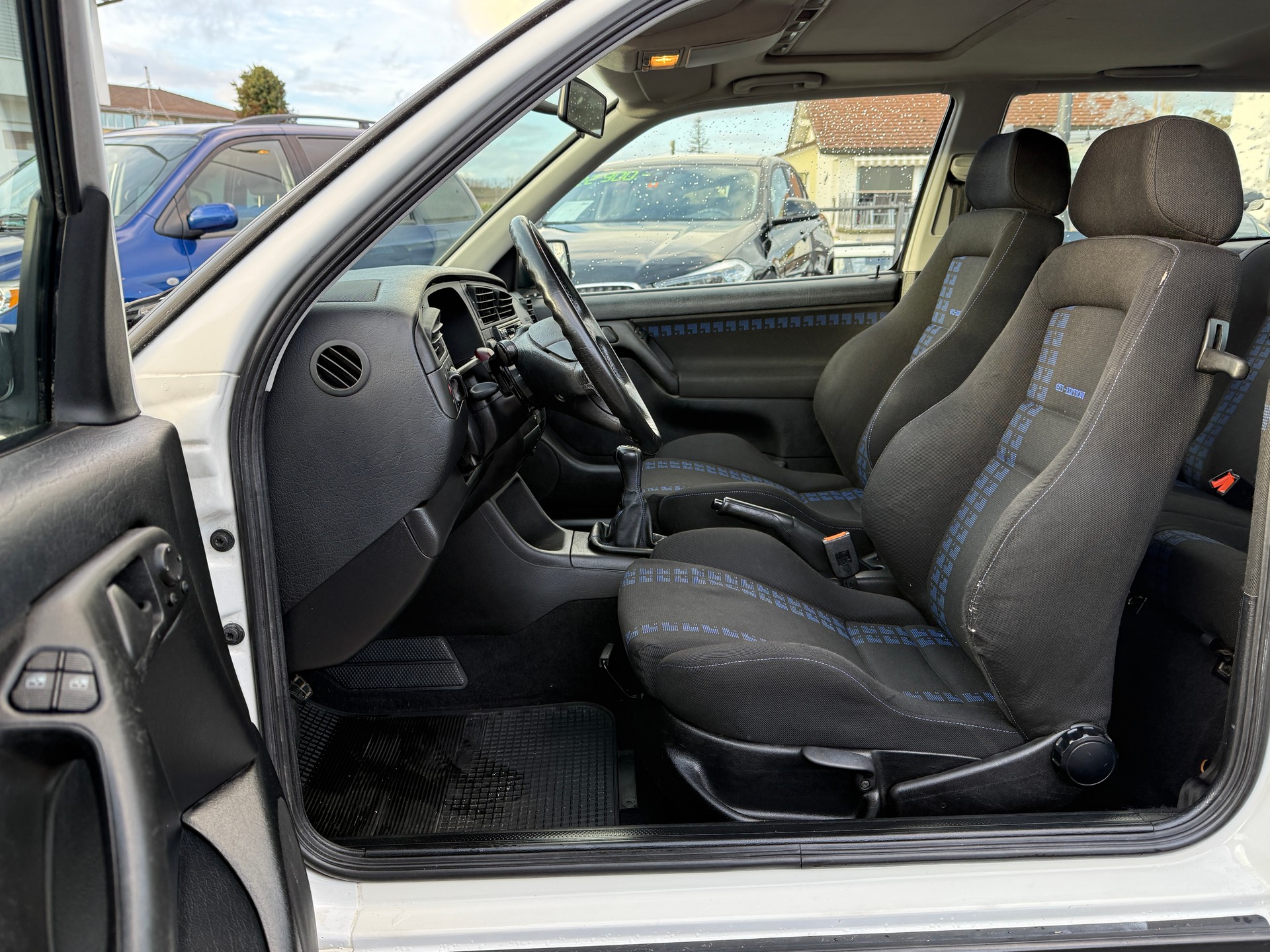VW Golf 2000 GTI Edition-image-14