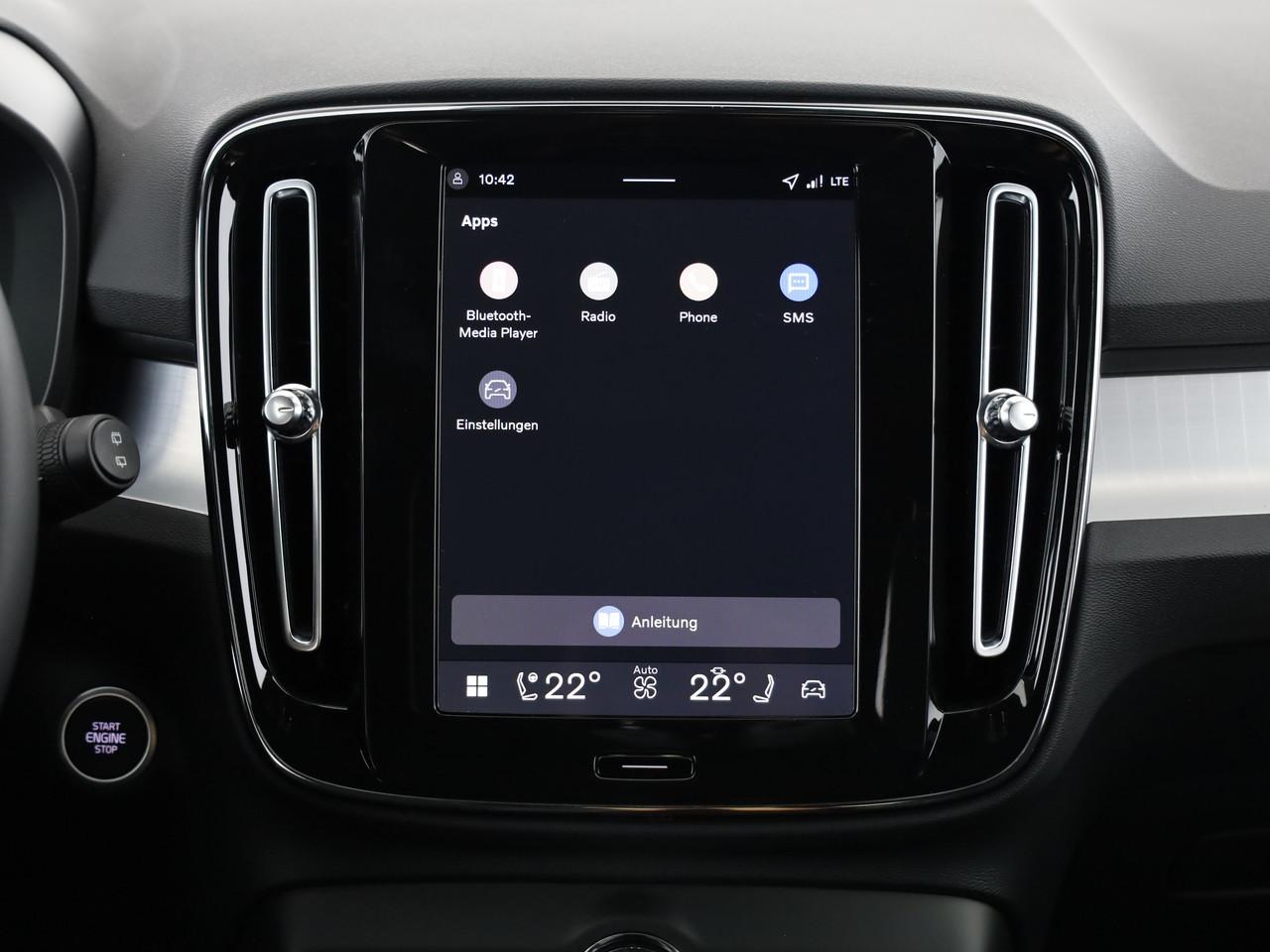 VOLVO XC40 2.0 B4 MH Black Edition-image-15