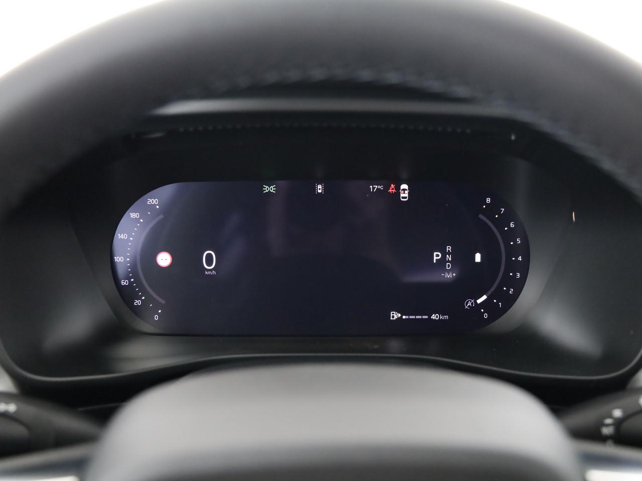 VOLVO XC40 2.0 B4 MH Black Edition-image-20