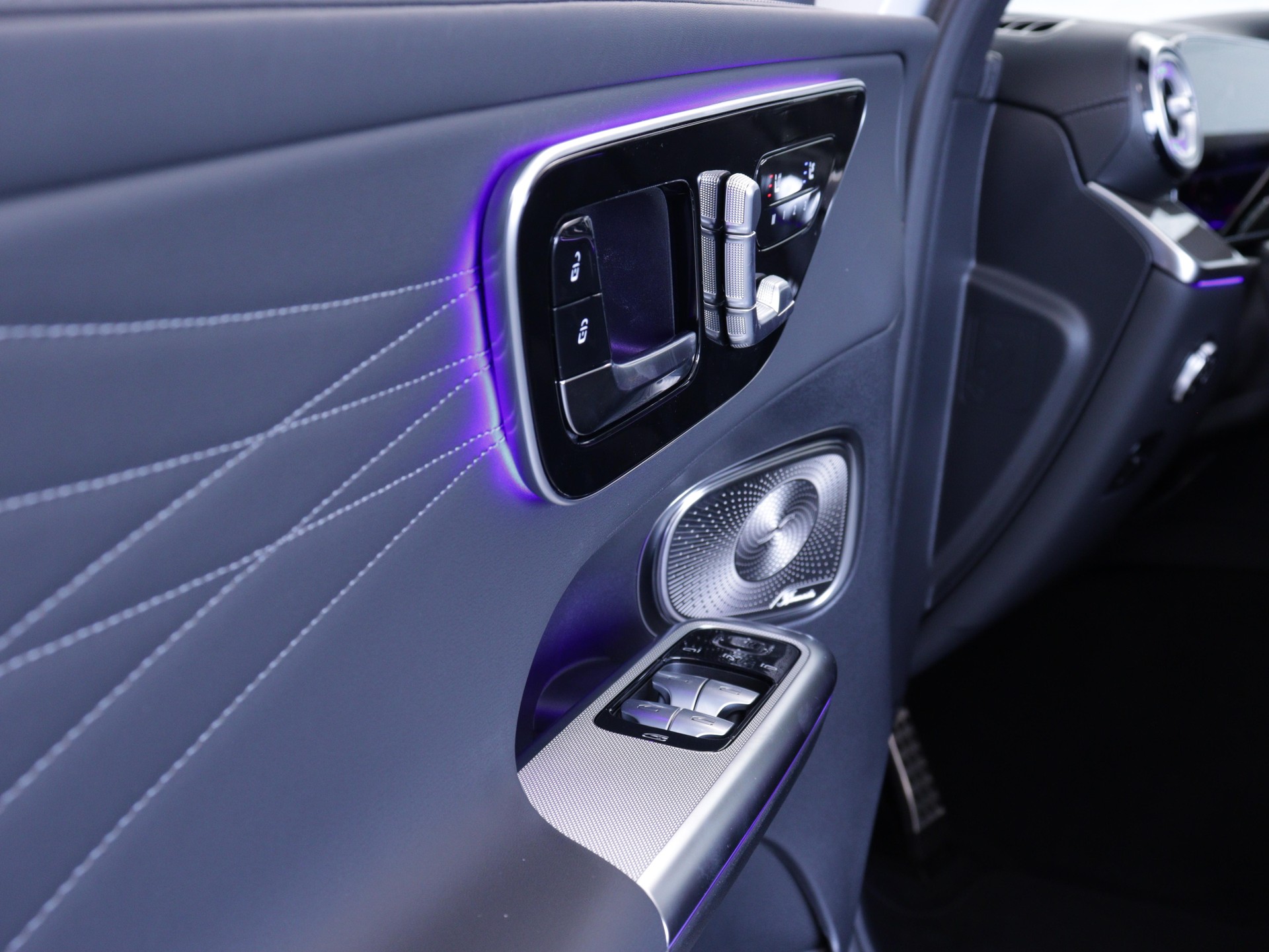MERCEDES-BENZ GLC 220 d AMG Line 4matic-image-8