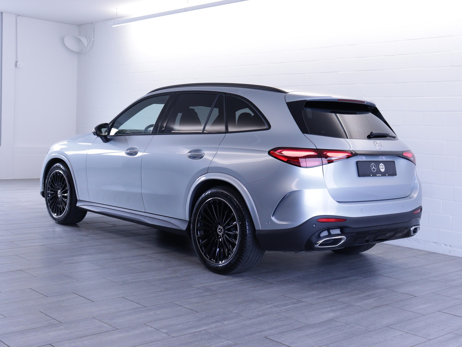 MERCEDES-BENZ GLC 220 d AMG Line 4matic-image-3