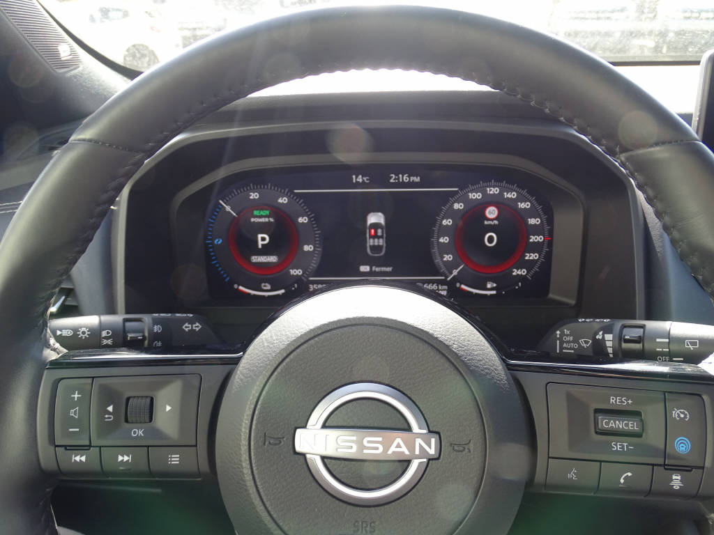 NISSAN Qashqai 1.5 VC-T Tekna+-image-10