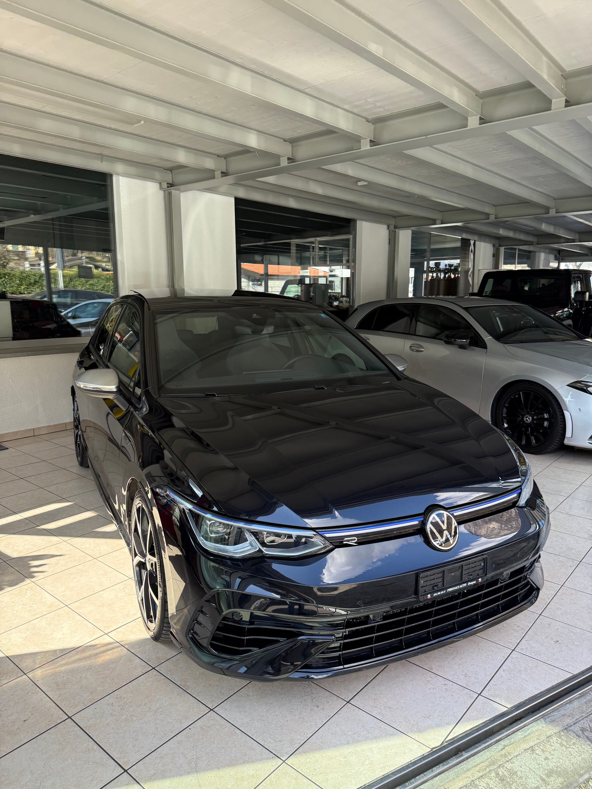 VW Golf 2.0 TSI R DSG 4Motion-image-7