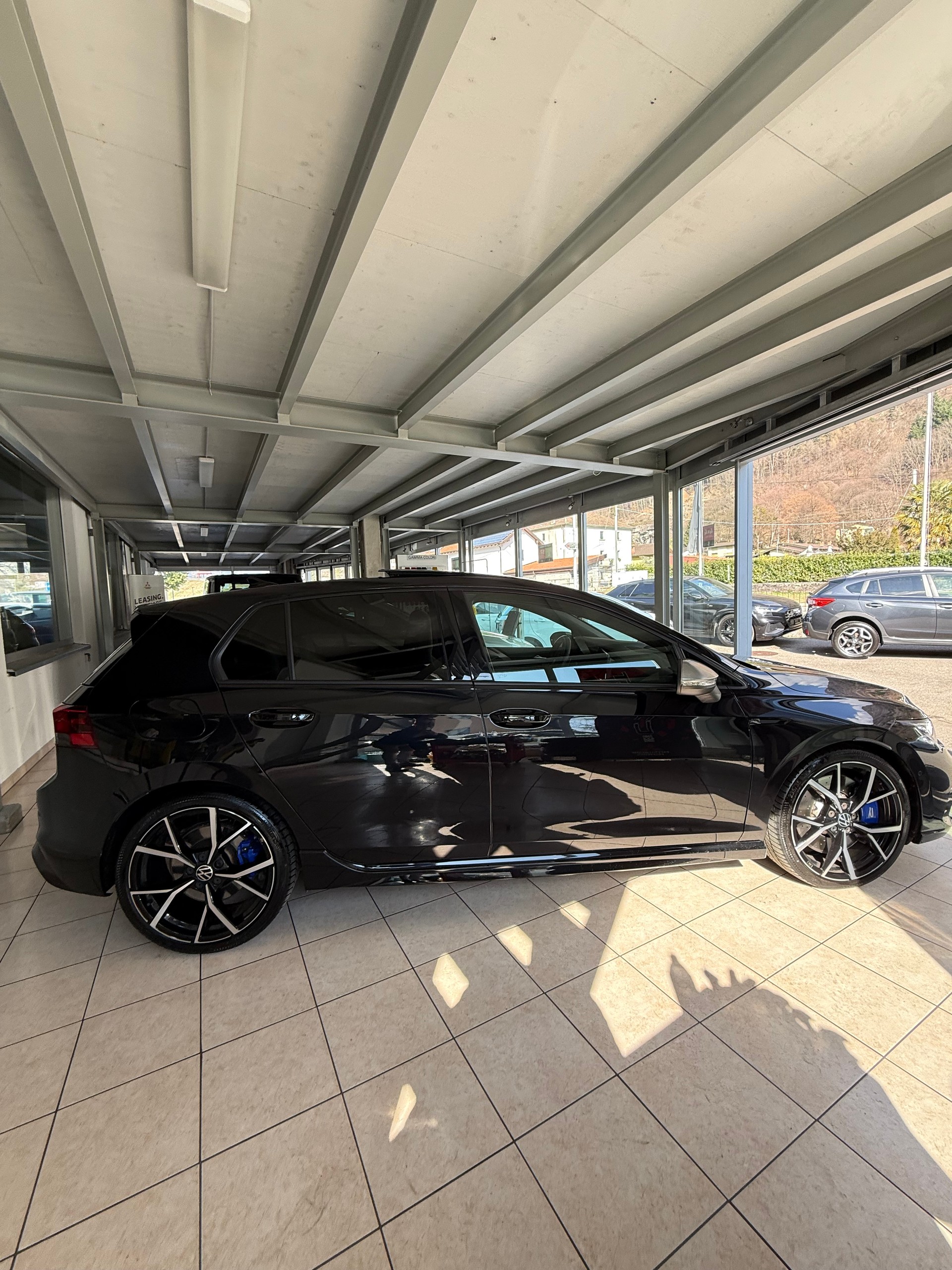 VW Golf 2.0 TSI R DSG 4Motion-image-6