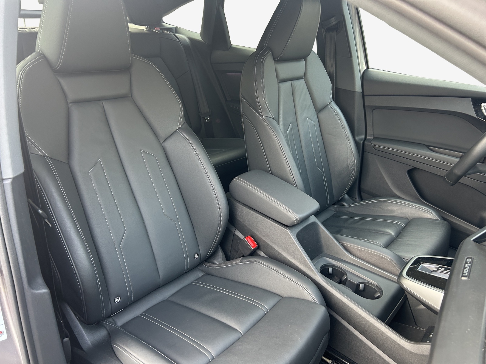 AUDI Q4 Sportback e-tron 50 quattro-image-14