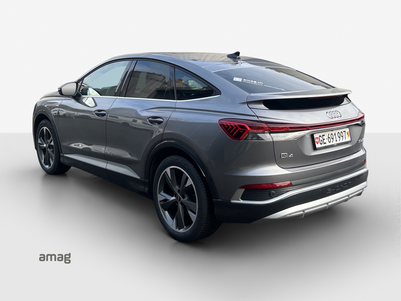 AUDI Q4 Sportback e-tron 50 quattro-image-2