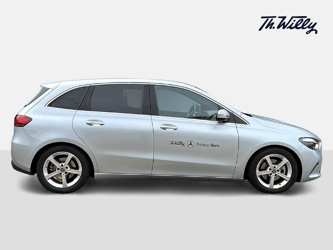 MERCEDES-BENZ B 200 Progressive-image-11