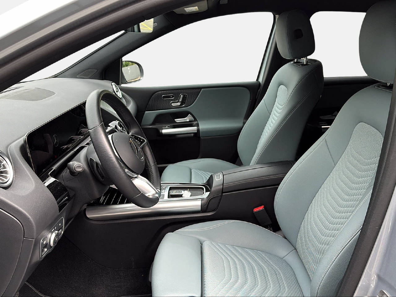 MERCEDES-BENZ B 200 Progressive-showroom-element-1
