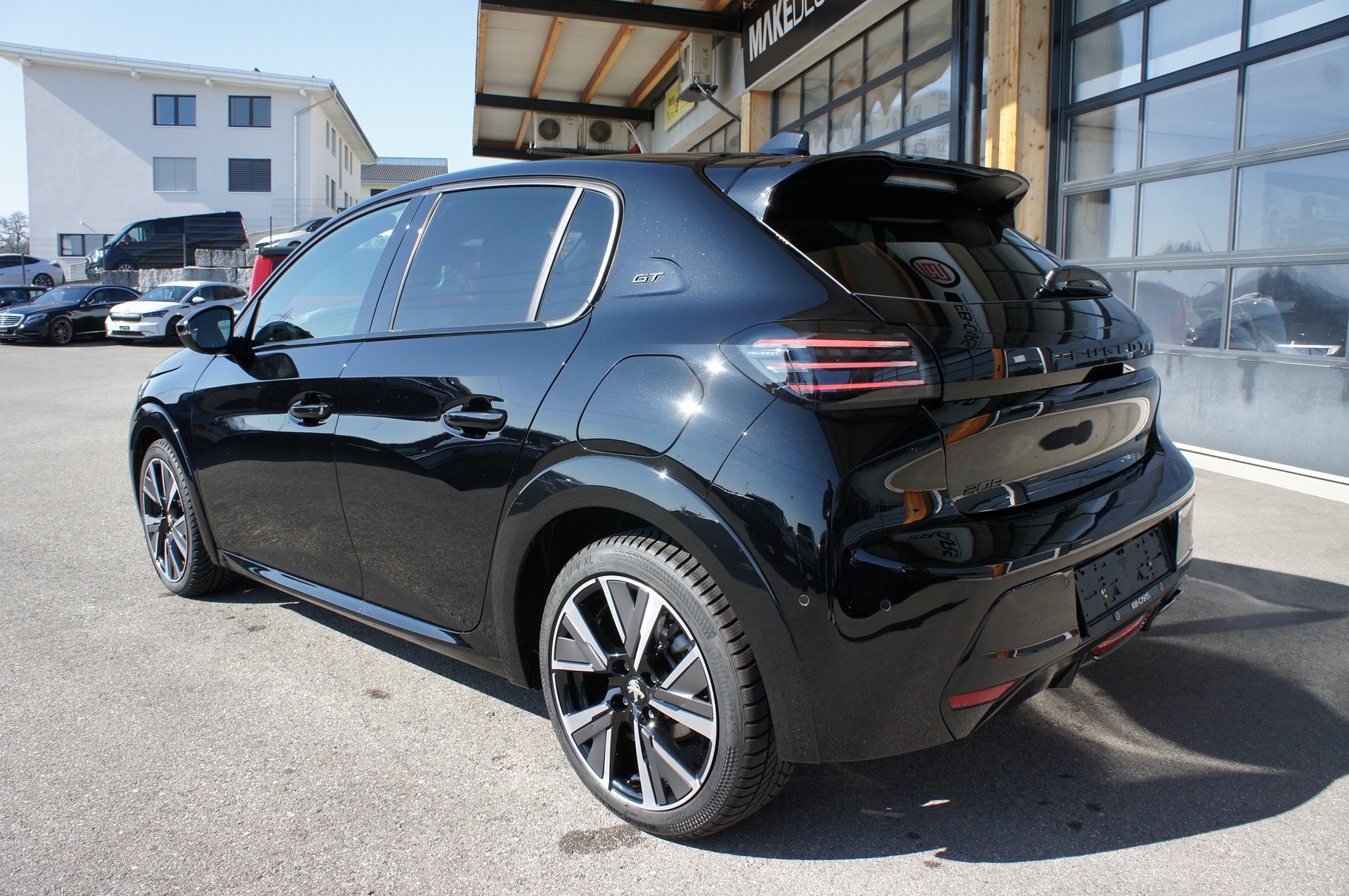 PEUGEOT 208 1.2 MHEV 145 GT-image-2