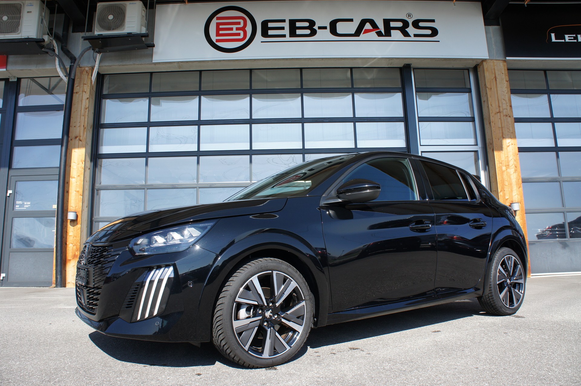 PEUGEOT 208 1.2 MHEV 145 GT-image-0